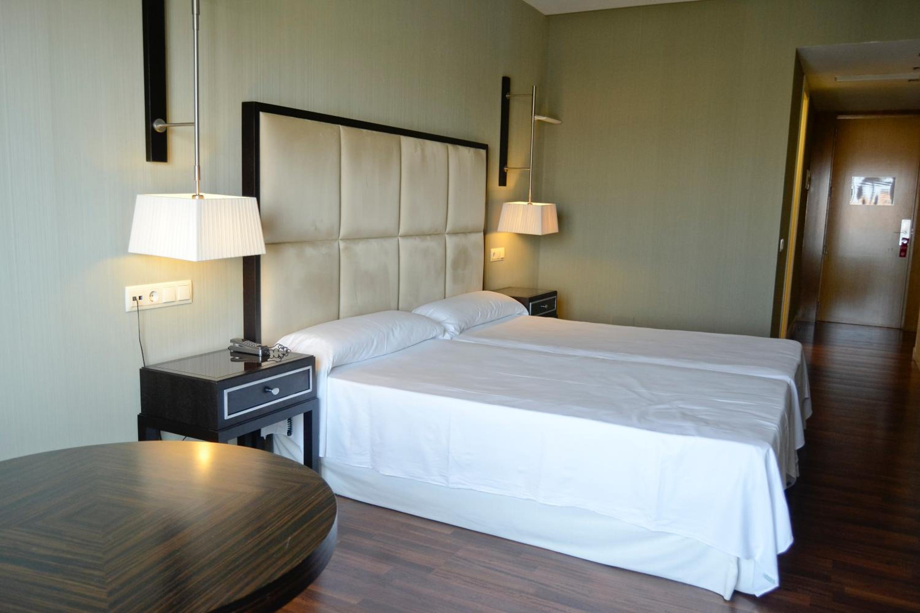Double or Twin Room - Photo 8