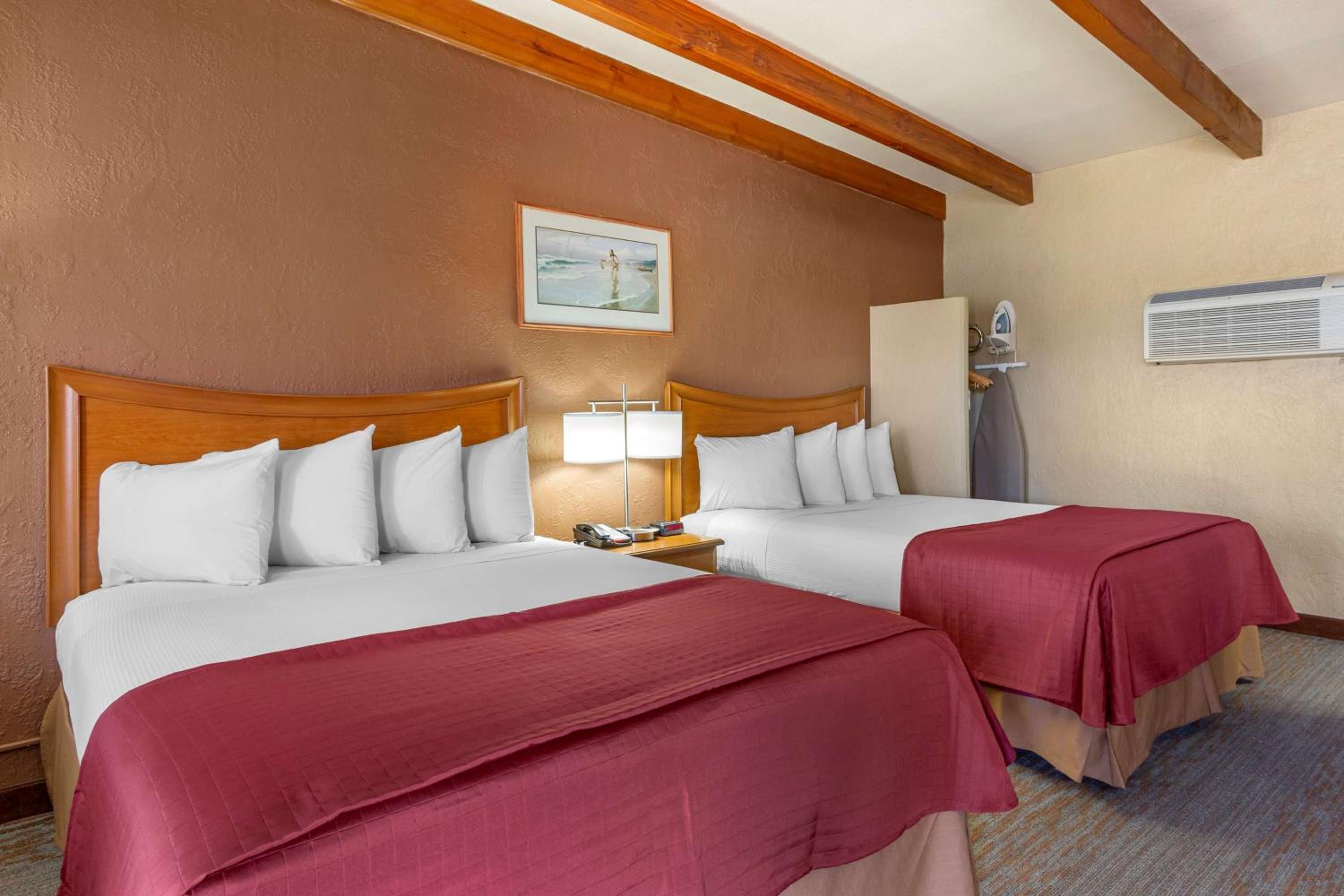 Queen Room with Two Queen Beds and Mobility Accessible Tub - Non-Smoking - Photo 1