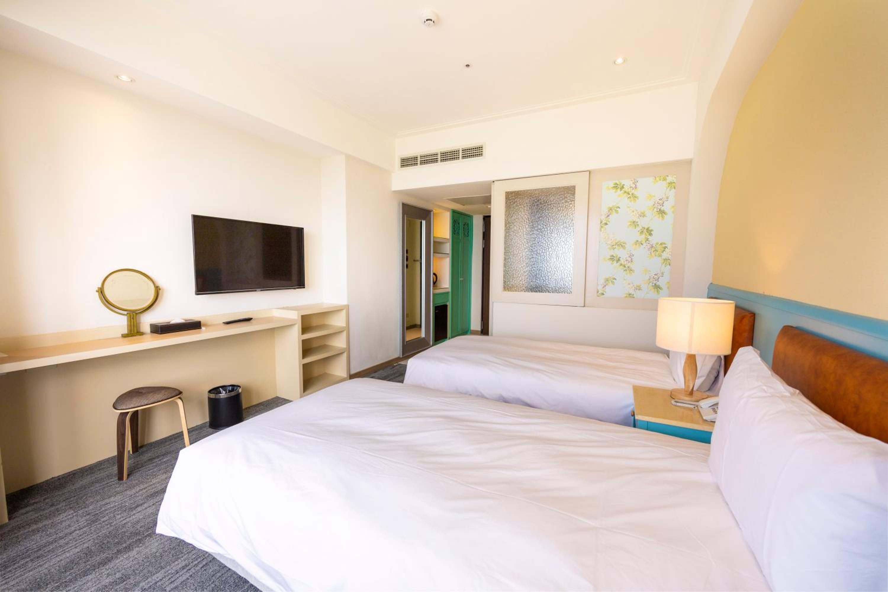 Twin Room with Sea View - Photo 5