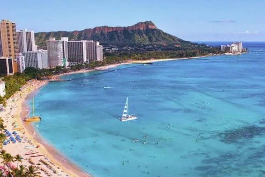 Cozy 2beds,2baths, free parking at Waikiki Beach: Two-Bedroom Apartment photo