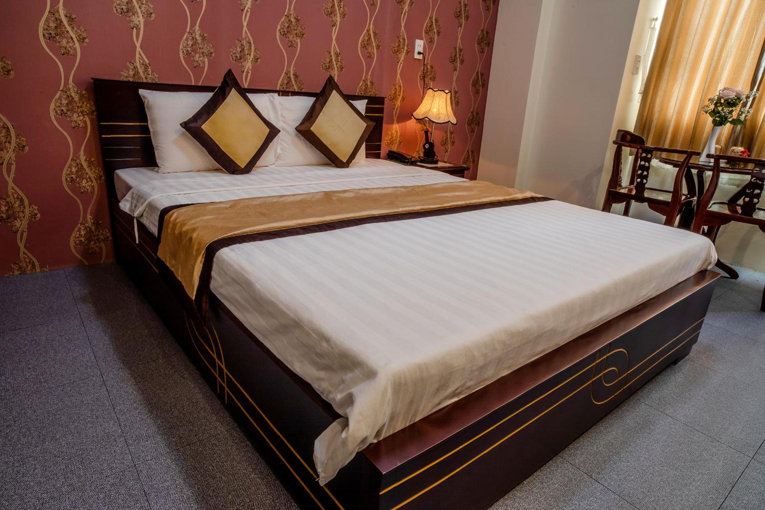 Double Room with Balcony - Photo 4