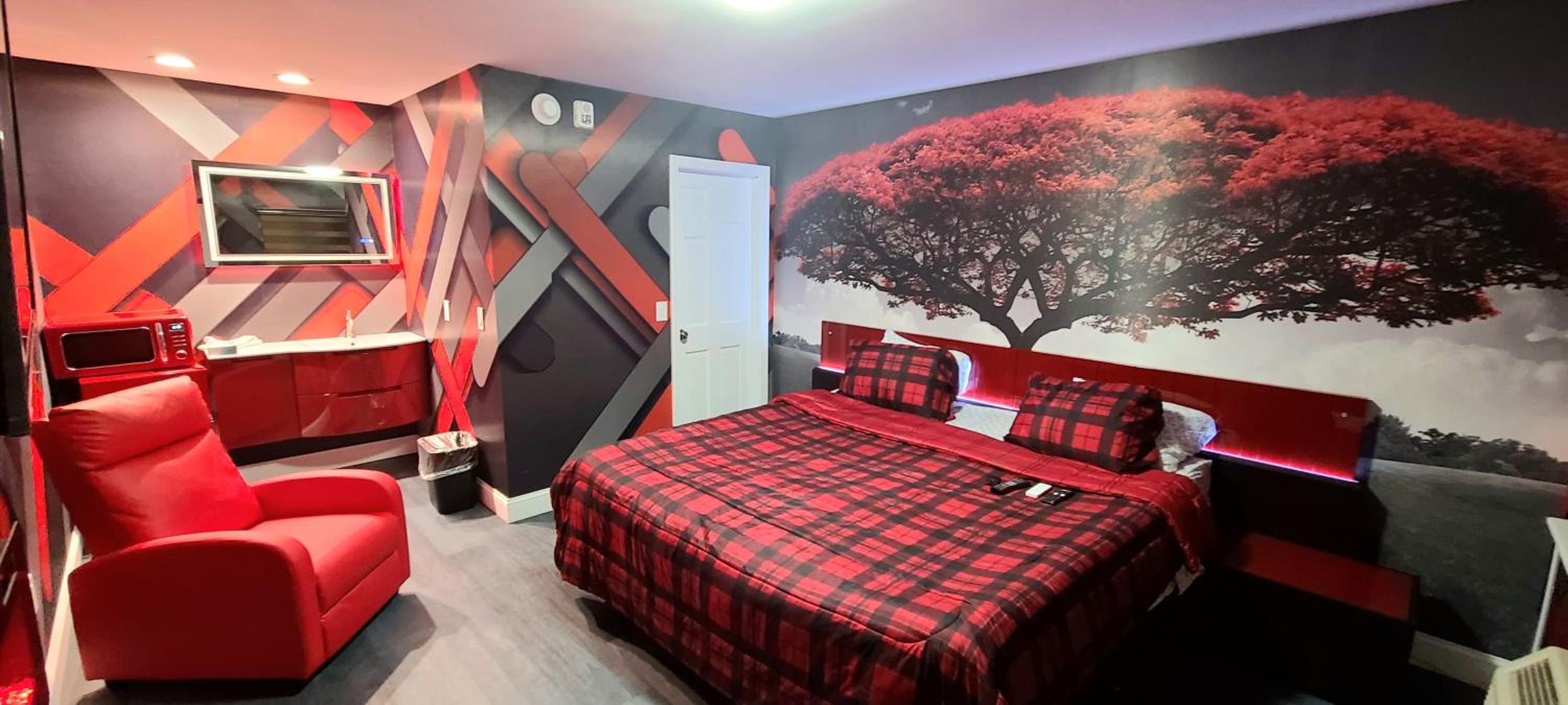 Superior King Room - Photo 4