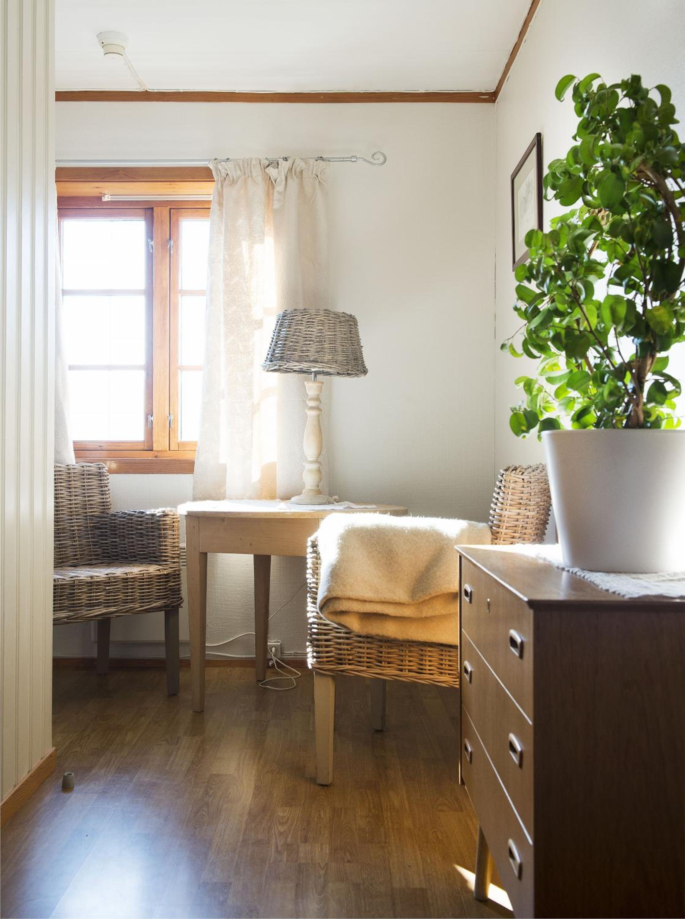 Single Room with Private Bathroom photo 2