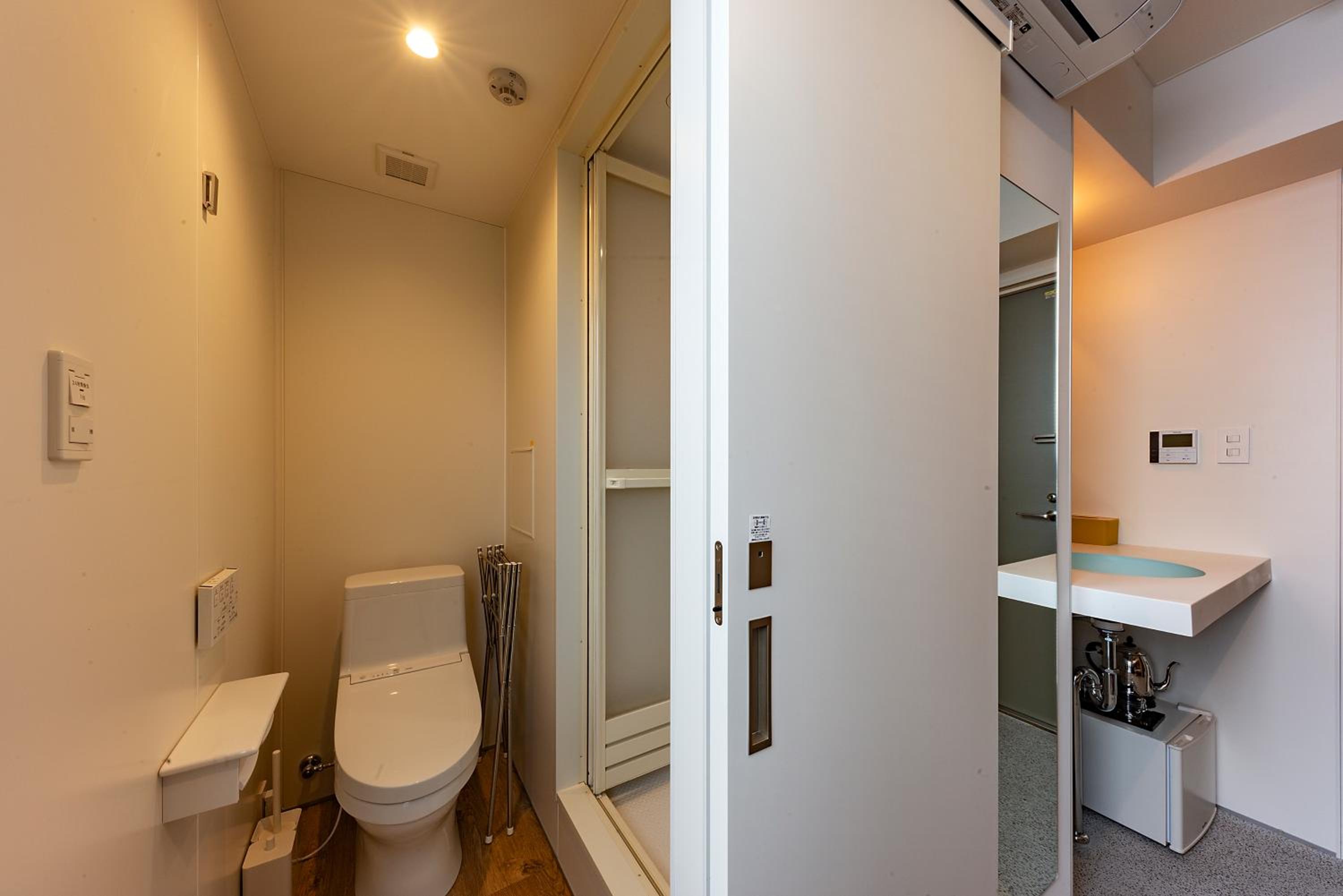 Standard Twin Room - Photo 12