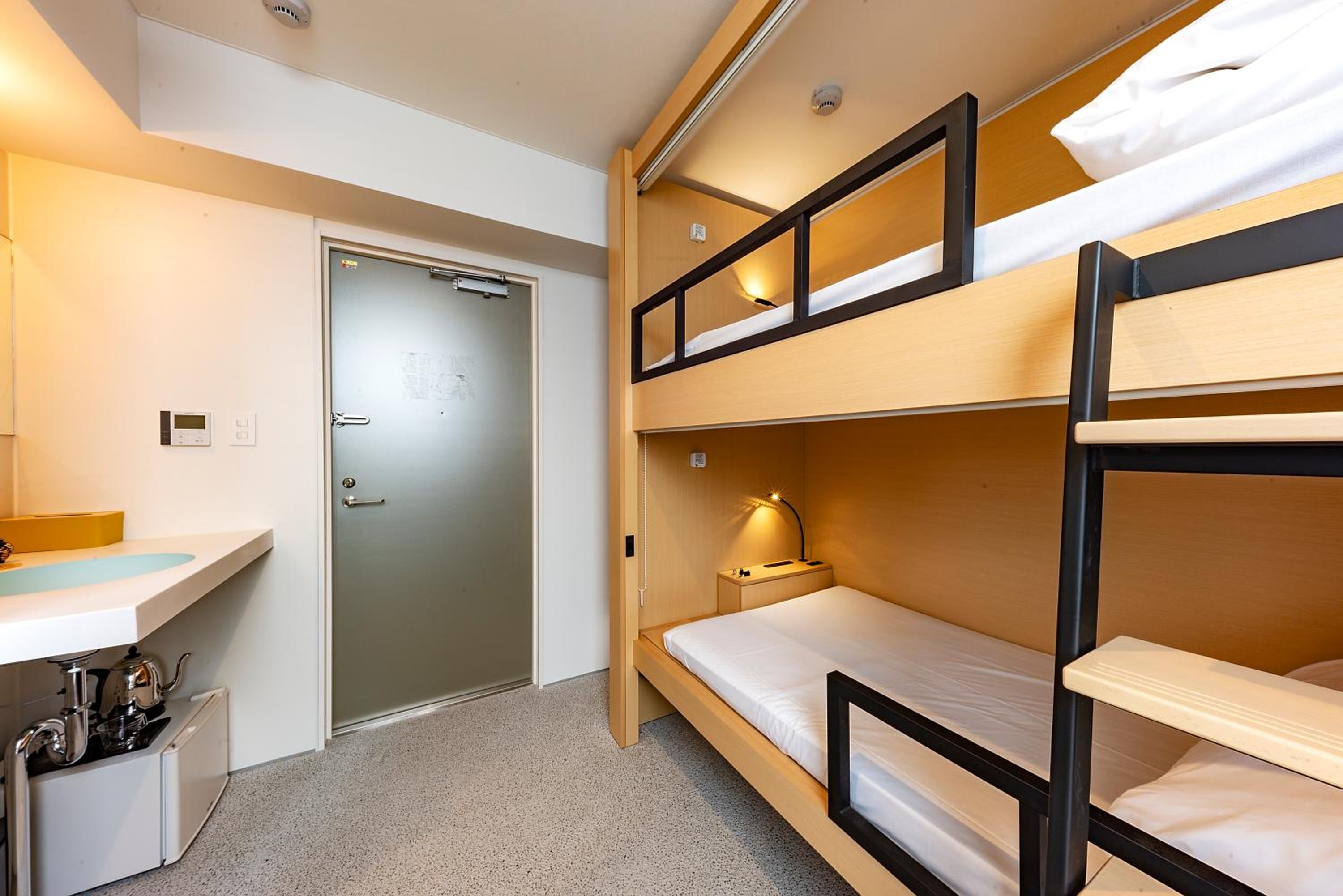 Standard Twin Room - Photo 11