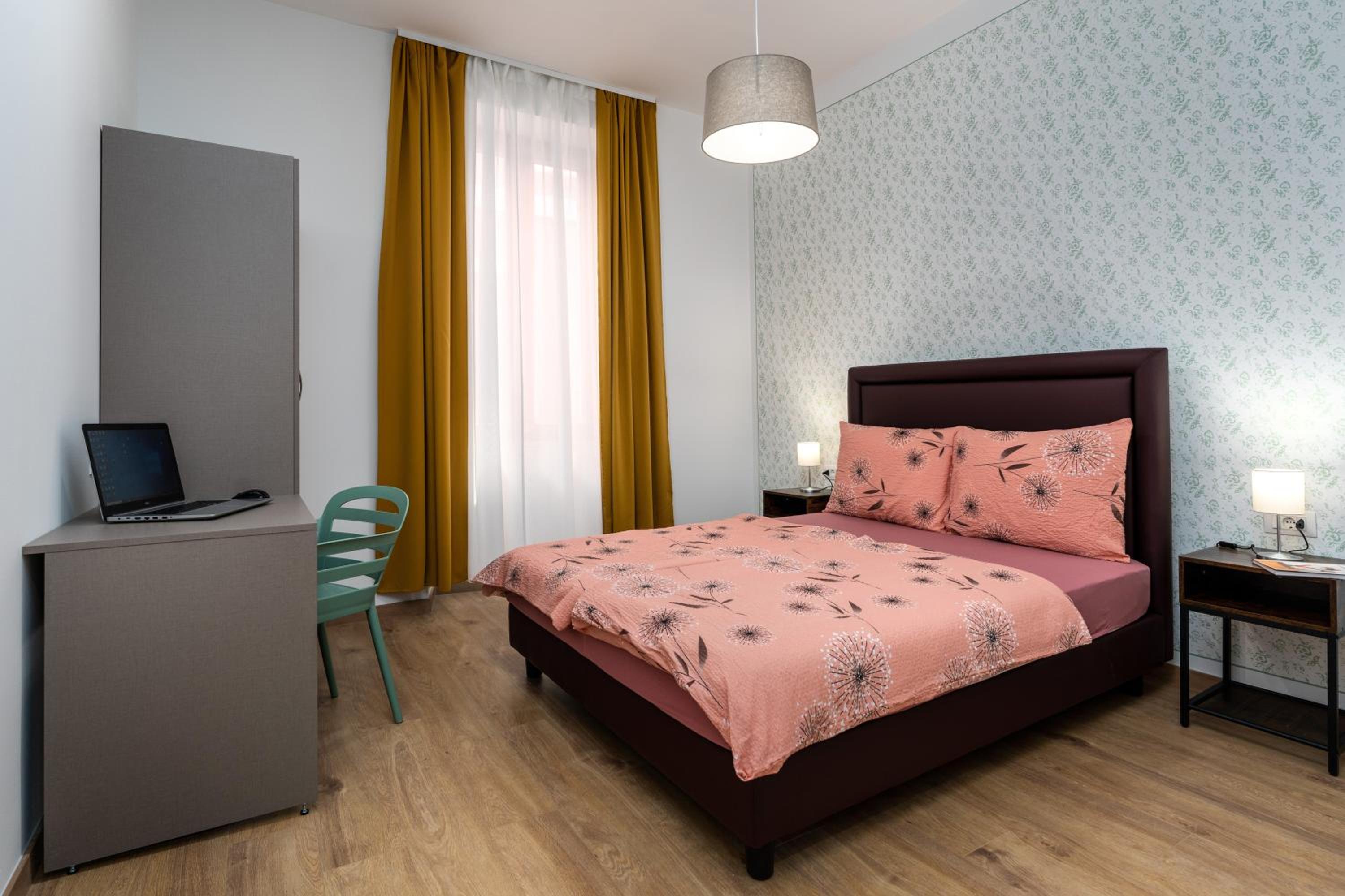 Double Room with Shared Bathroom photo 3
