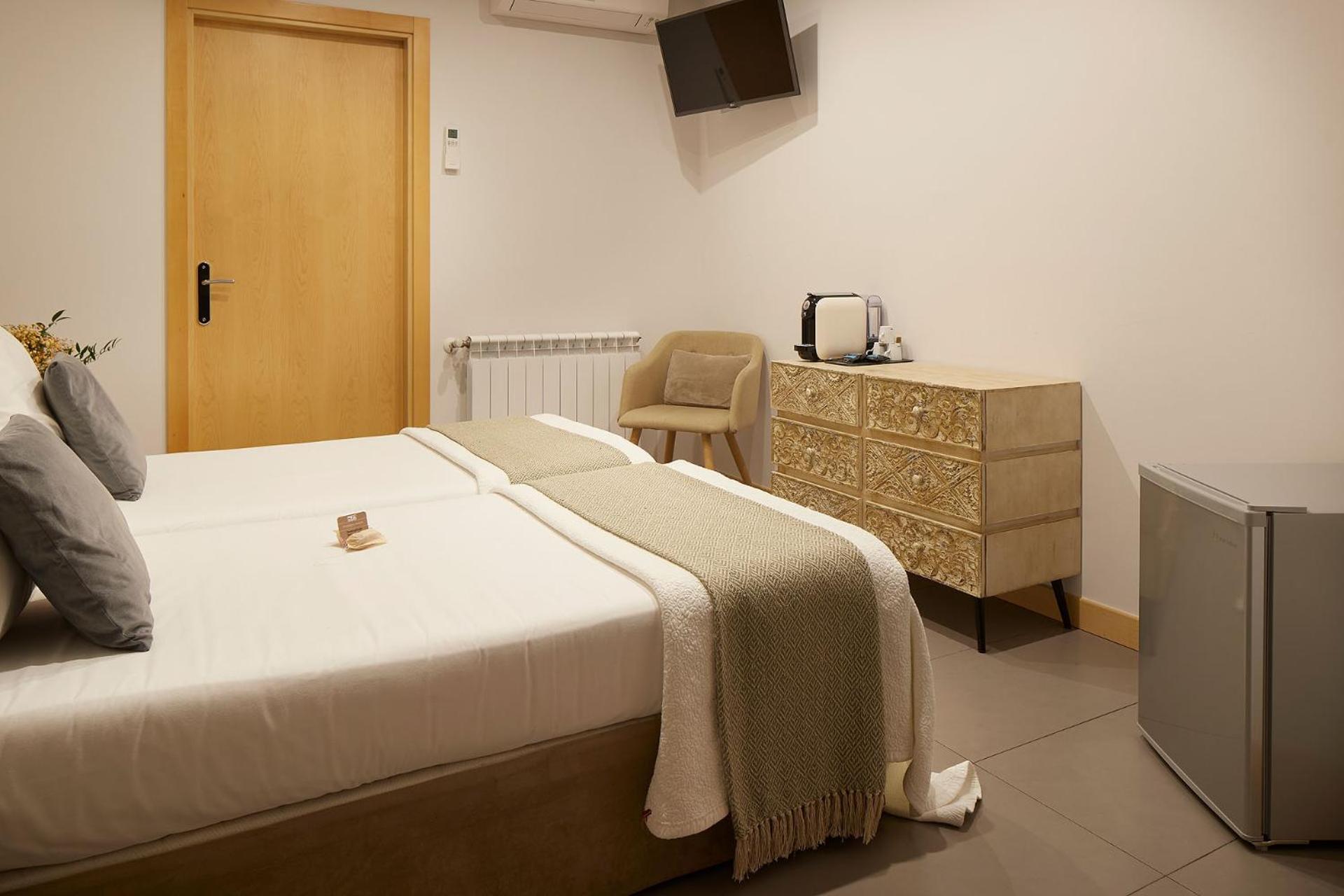 Budget Triple Room - Photo 2