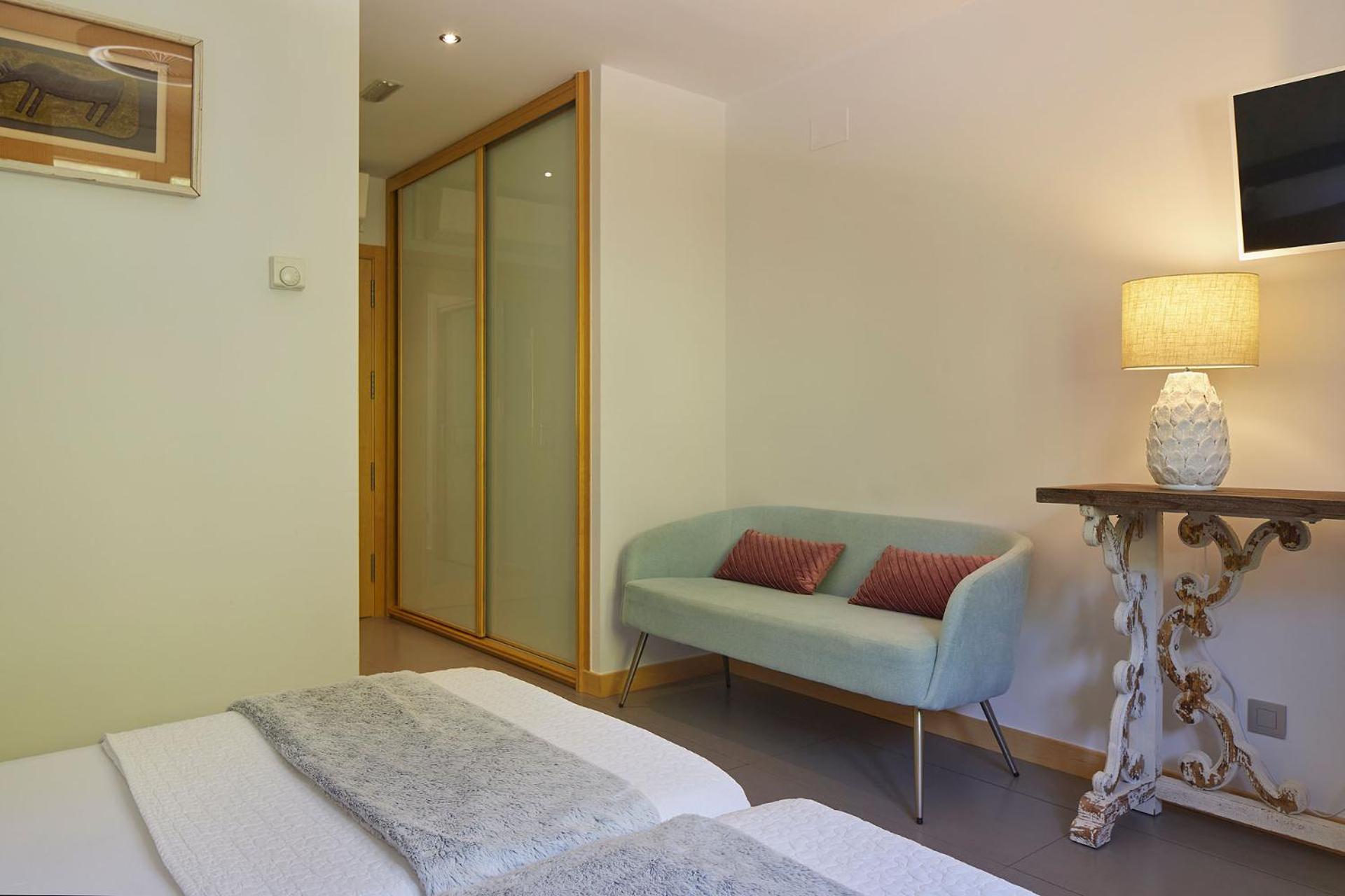 Twin Room - Photo 2