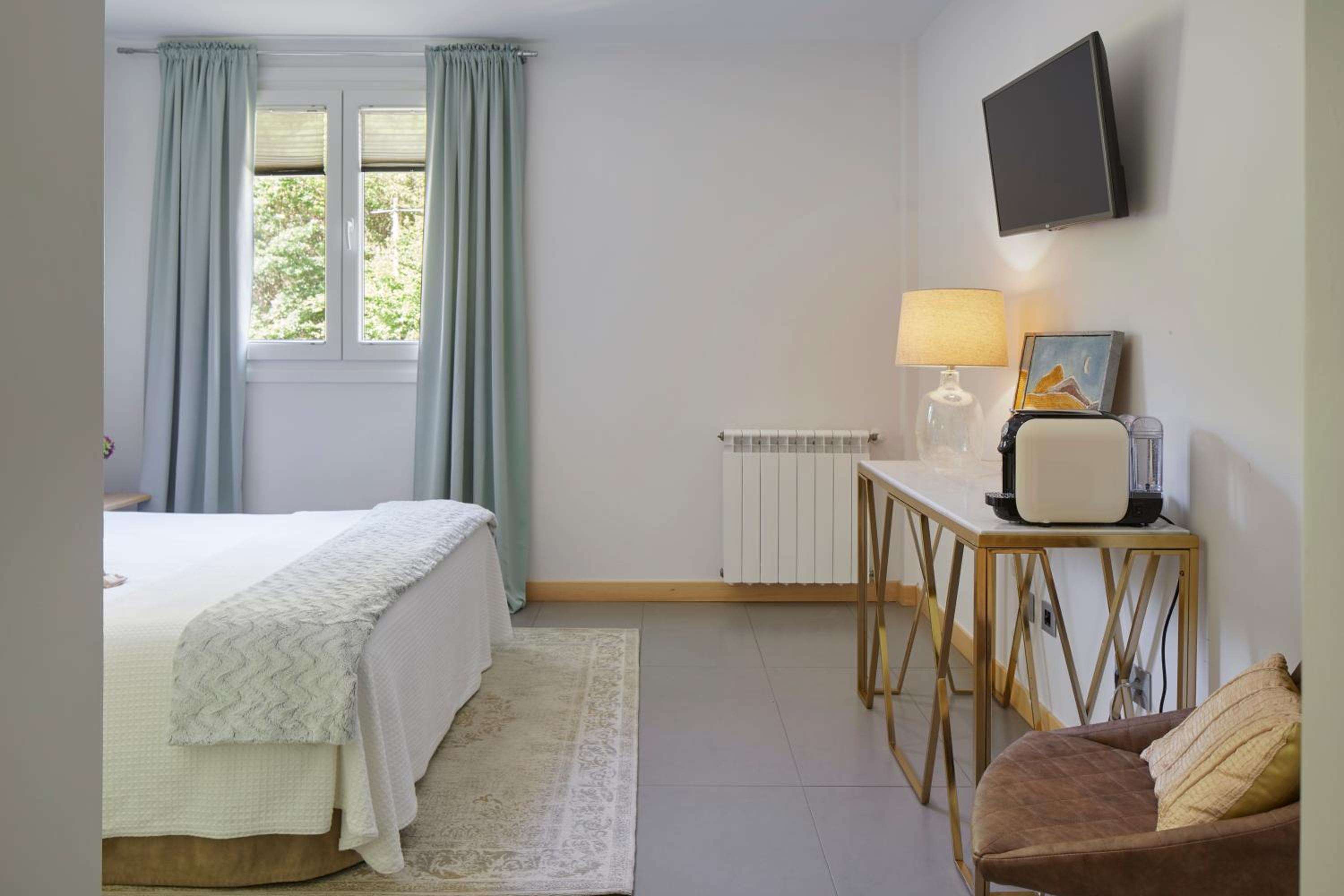 Standard Double Room - Photo 4