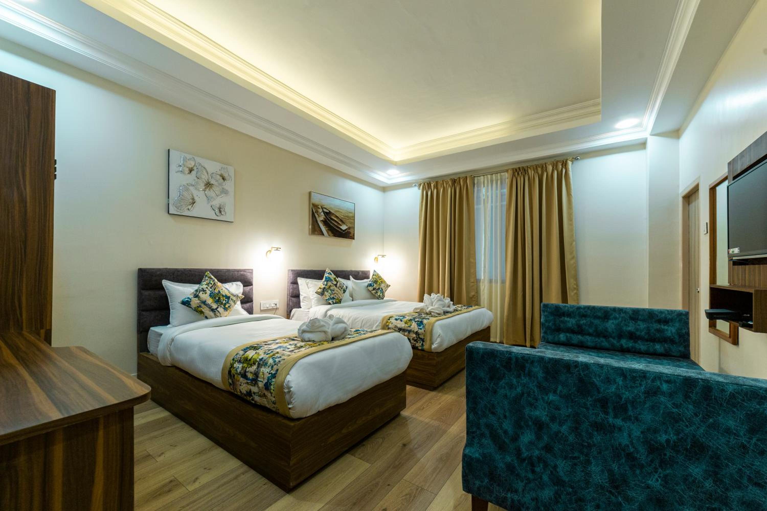 Deluxe Family Room - Photo 1