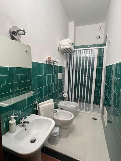 Double Room With Private Bathroom photo 2