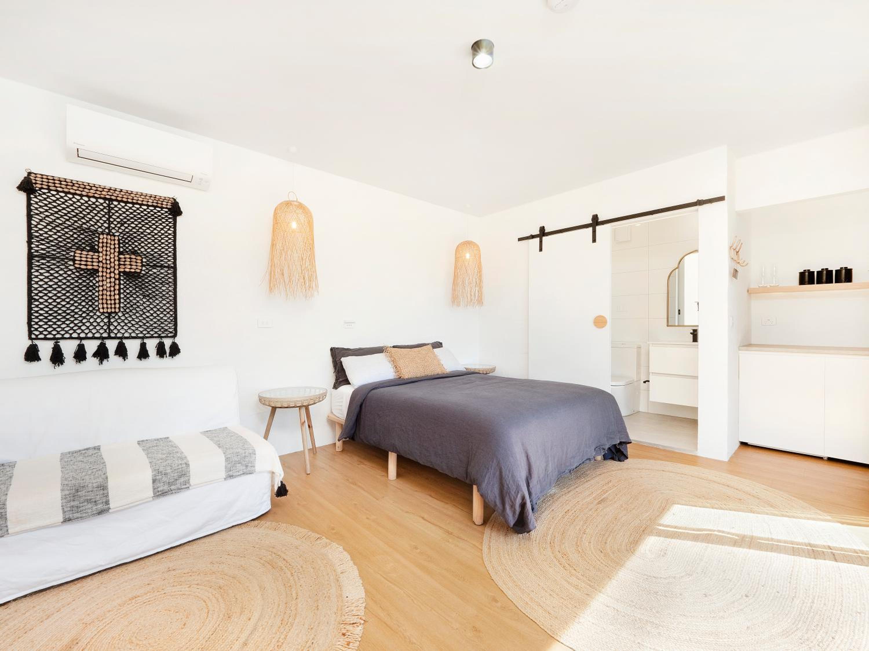 Deluxe Queen Room with Sea View photo 1