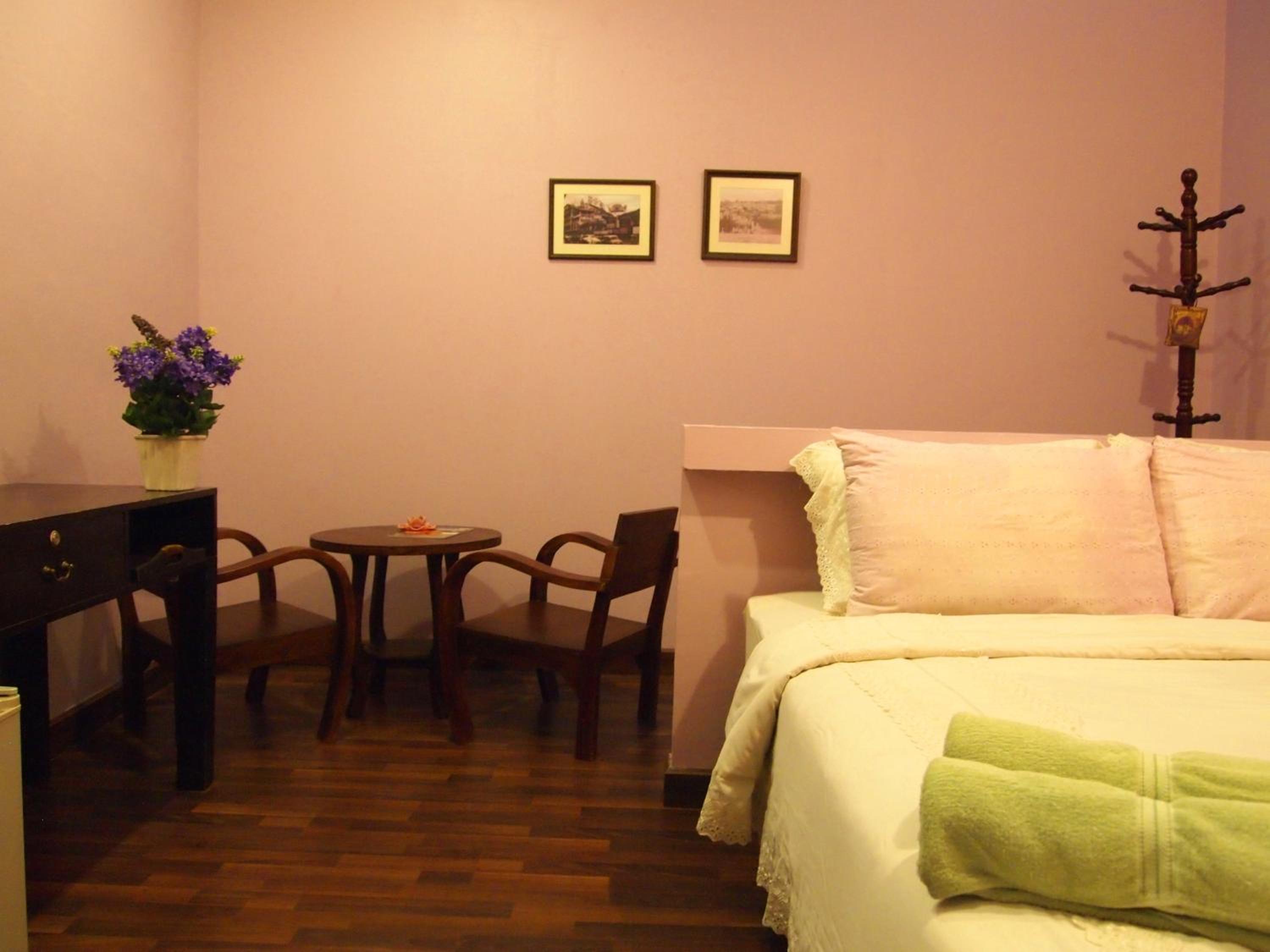 Double Room with Shared Bathroom photo 1