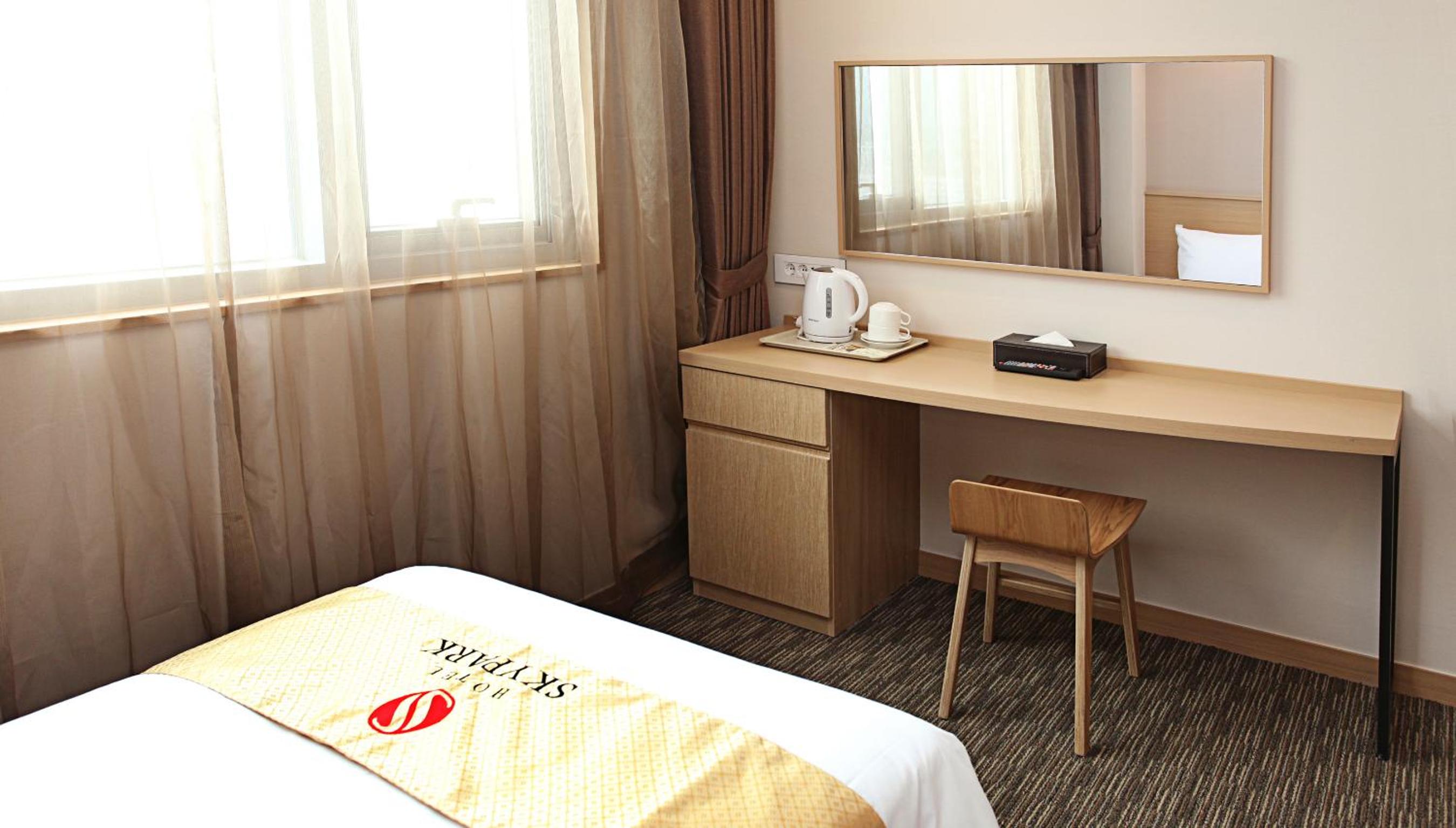 Standard Twin Room - Photo 2