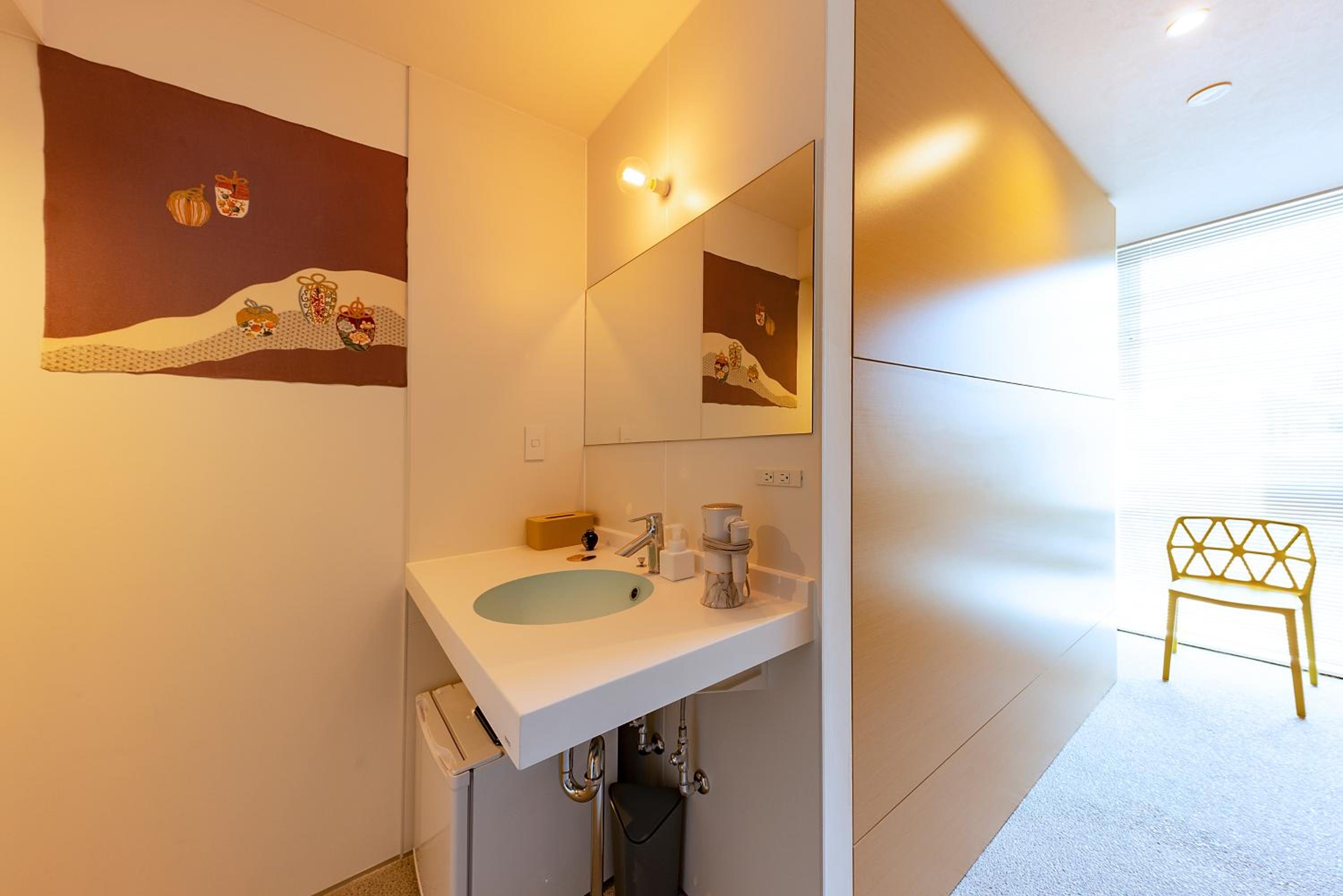 Quadruple Room with Bathroom - Photo 8