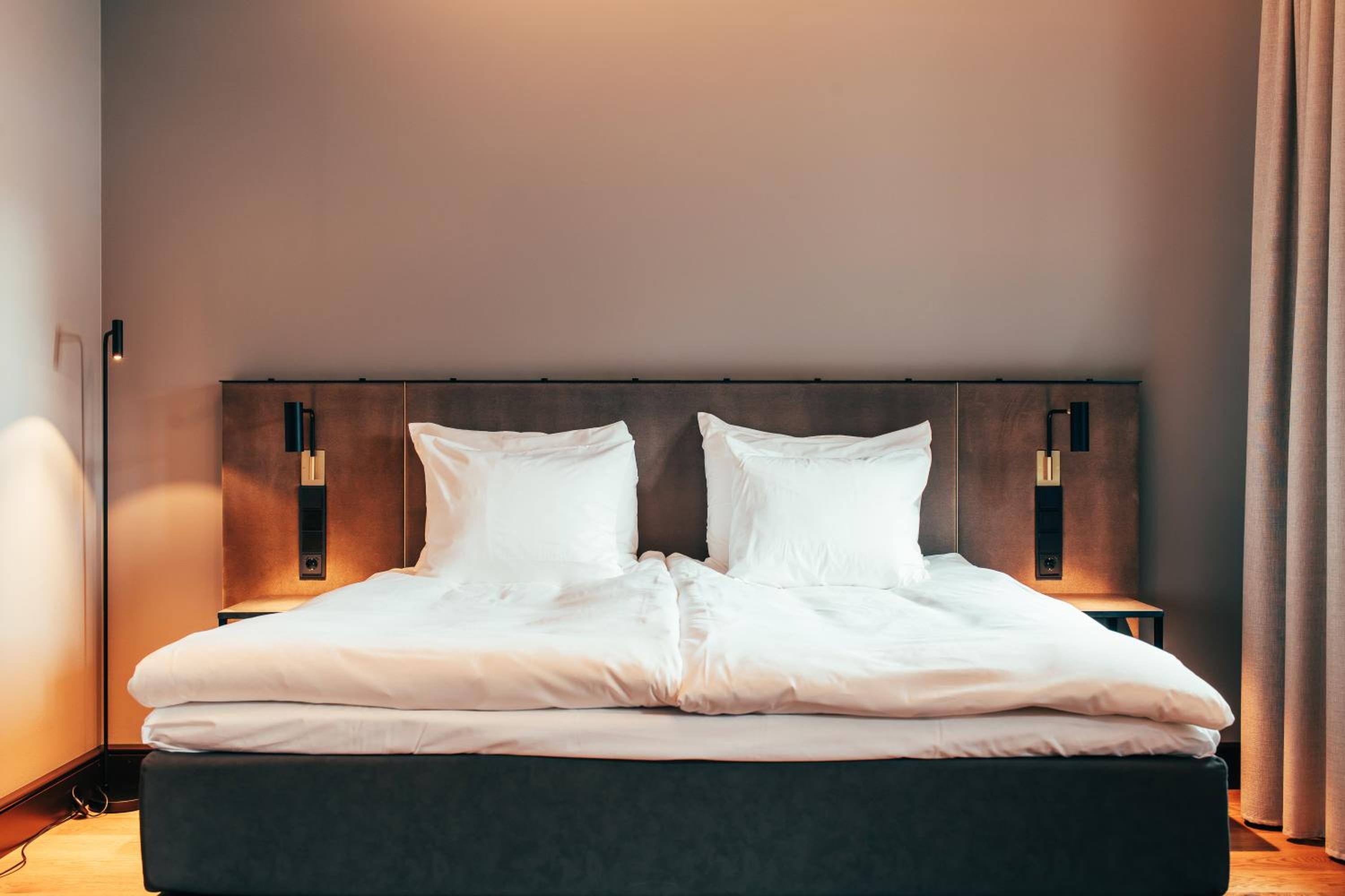 Superior, 1 King bed photo 3
