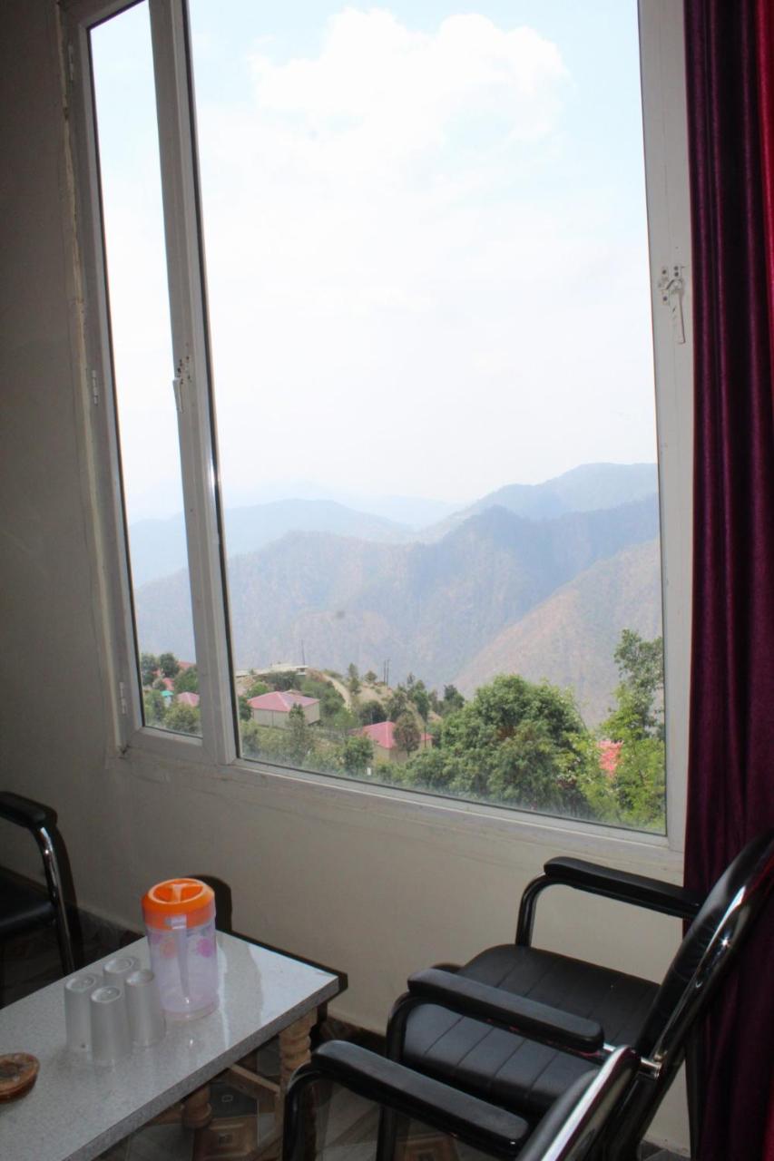 Family Room with Mountain View - Photo 9