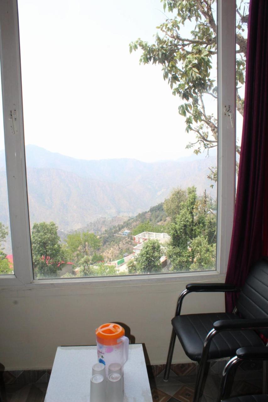 Family Room with Mountain View - Photo 8