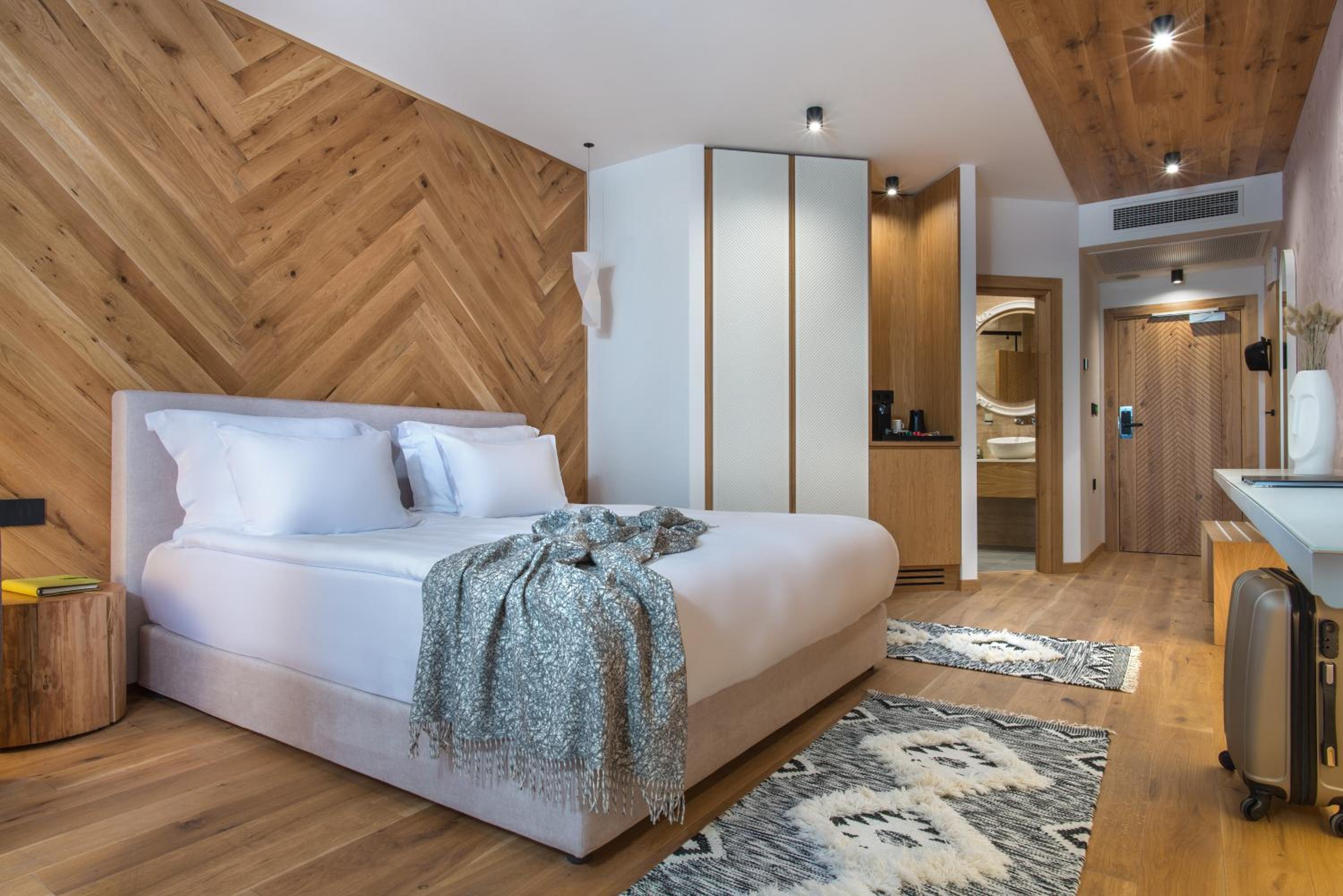 Deluxe Double or Twin Room photo 2