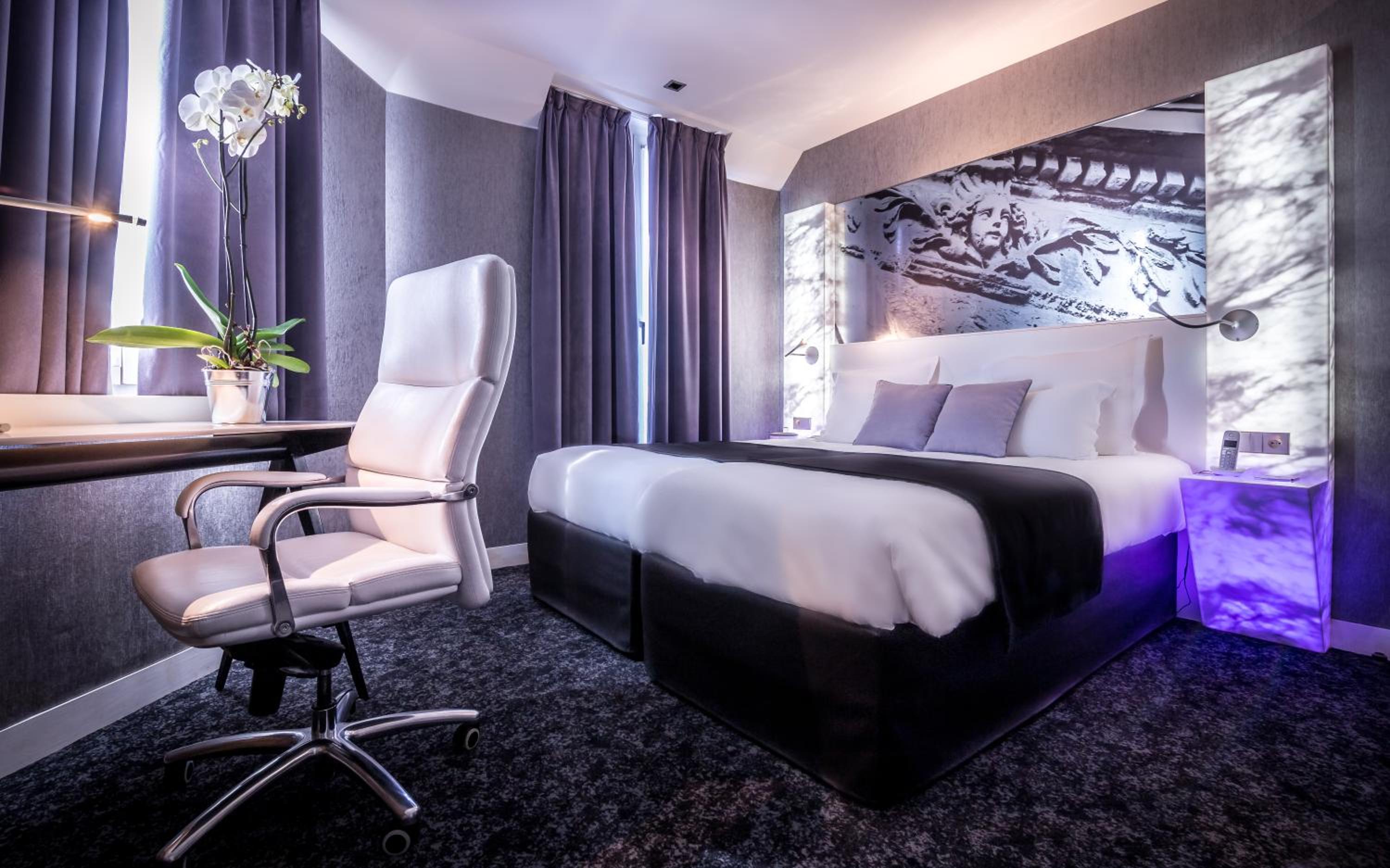 Executive Twin Room with Balcony