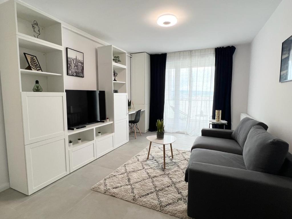 One-Bedroom Apartment - Photo 20