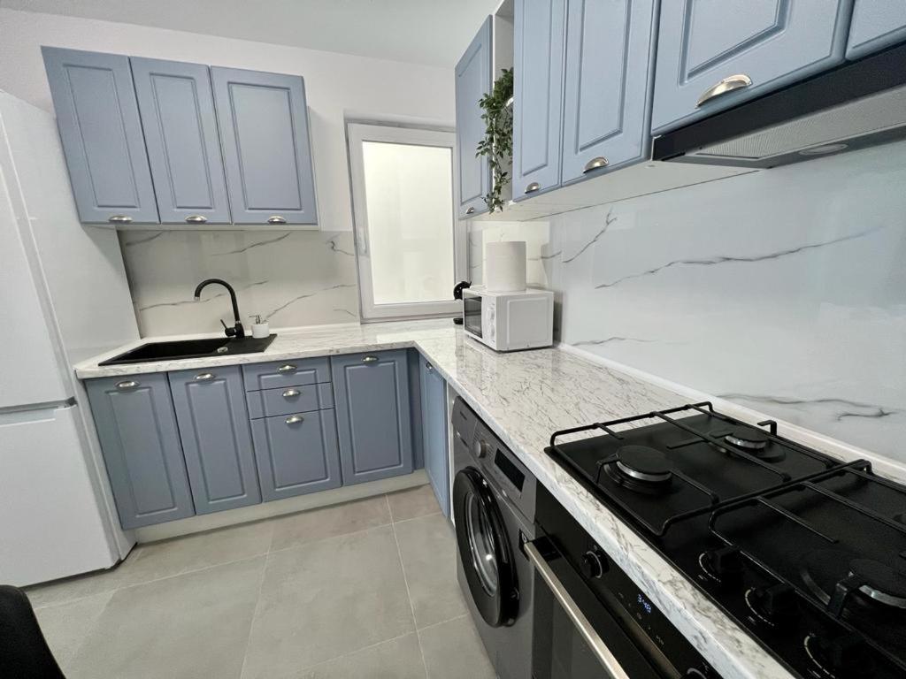 One-Bedroom Apartment - Photo 12