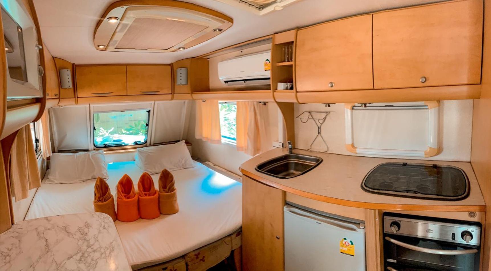 Premium Room - Photo 18