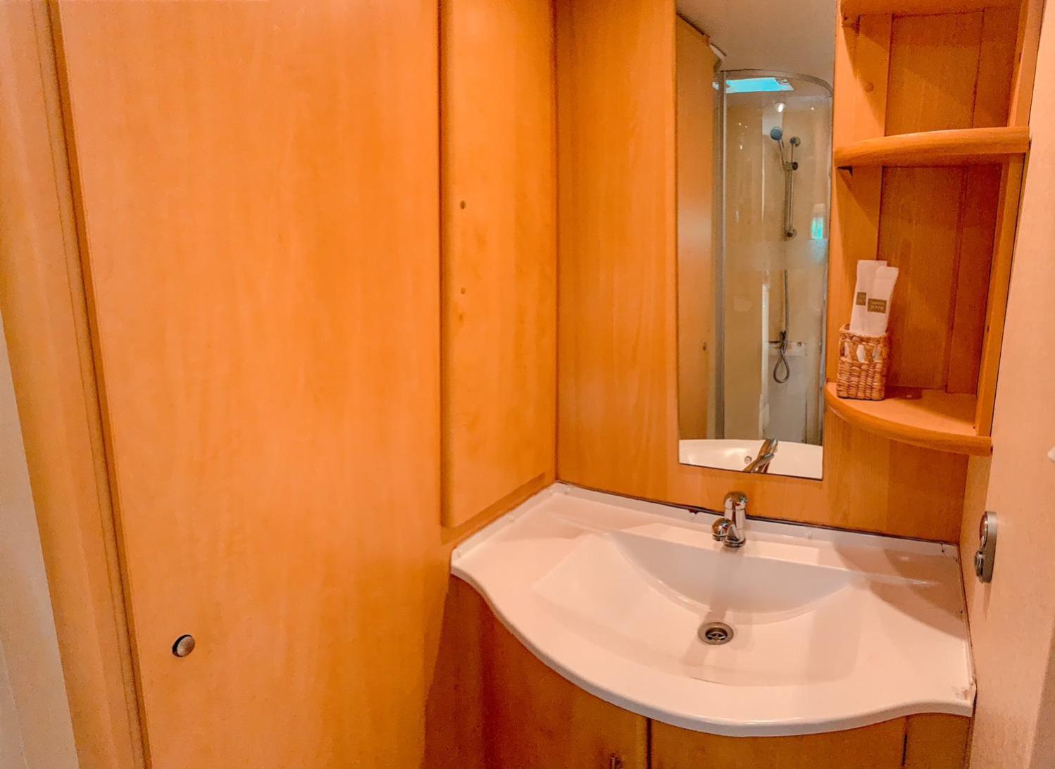 Premium Room - Photo 13