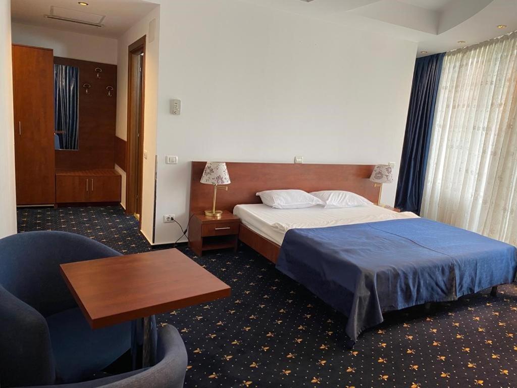 Deluxe Double Room with Balcony photo 1