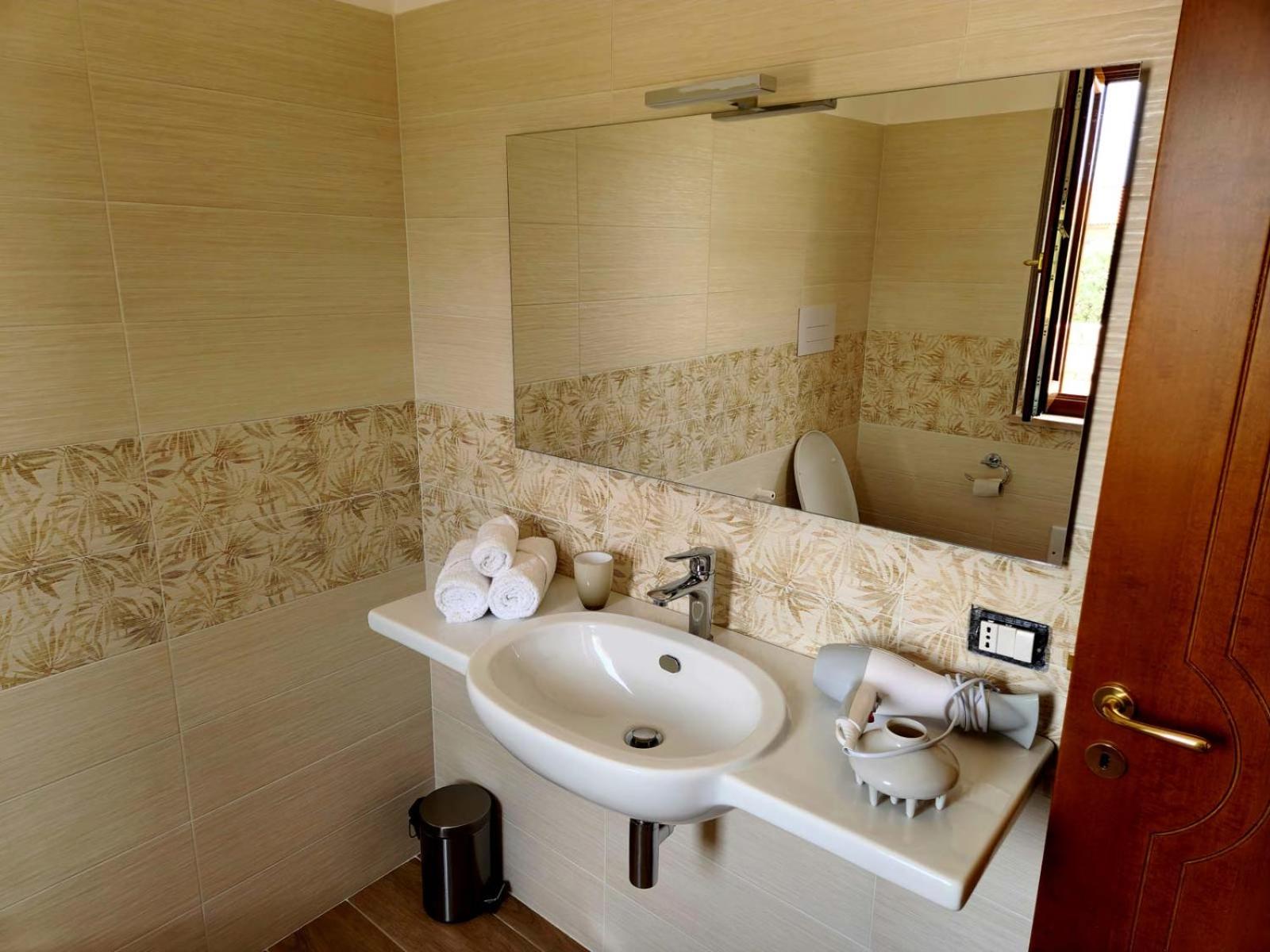 Standard Double Room photo 3