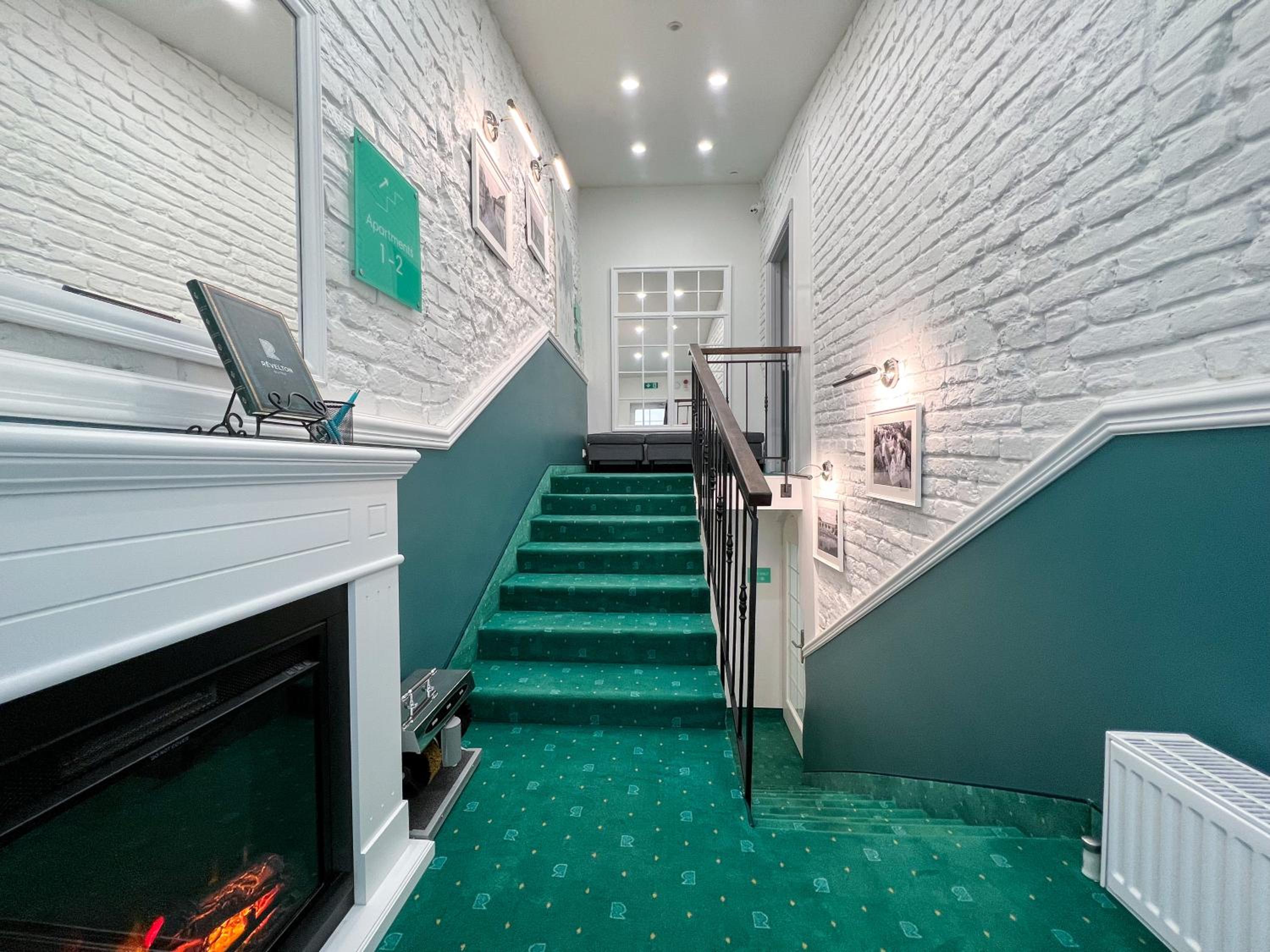 Suite - Photo 2