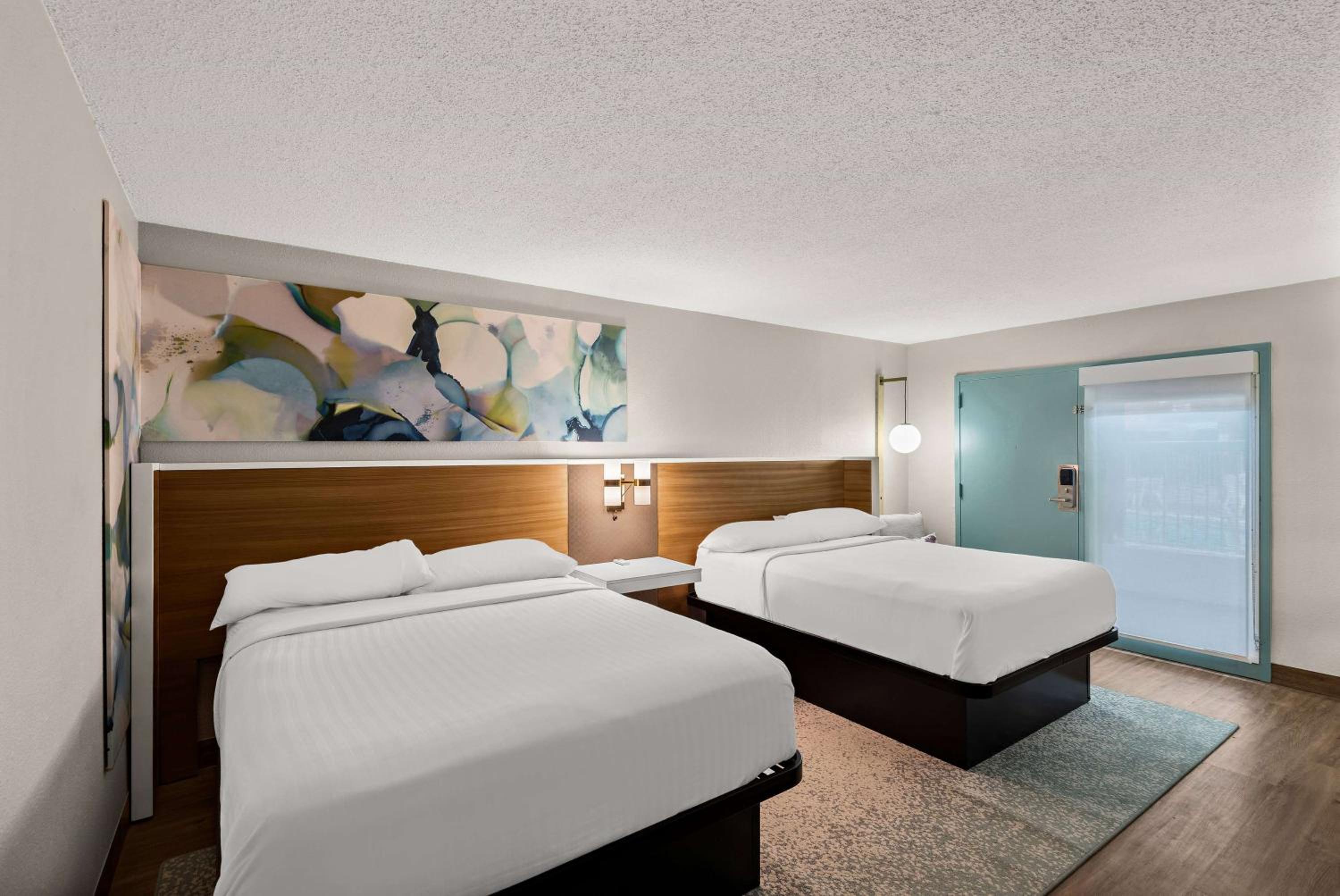 Deluxe Queen Room with Two Queen Beds - Non-Smoking