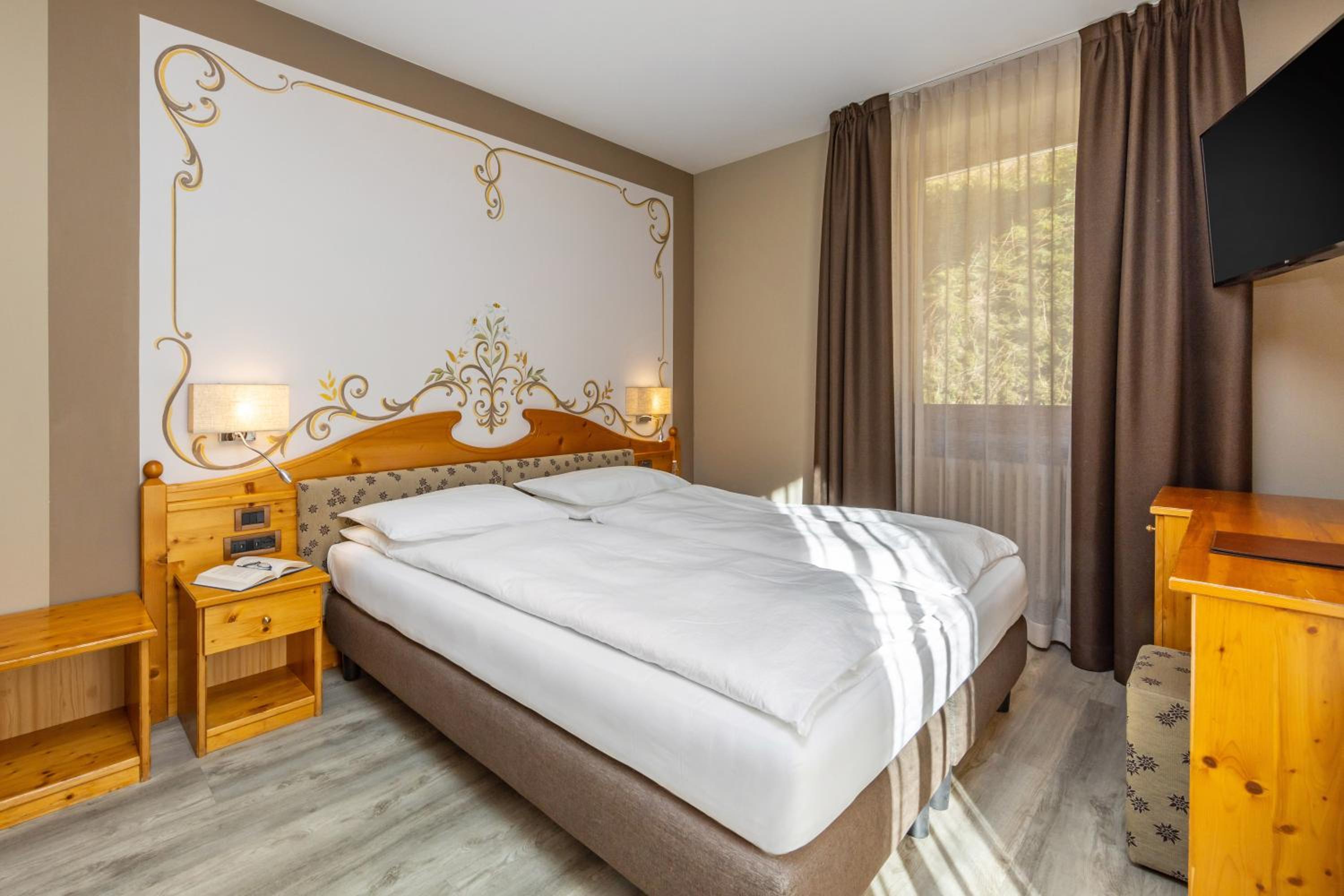 Double Or Twin Room With Mountain View