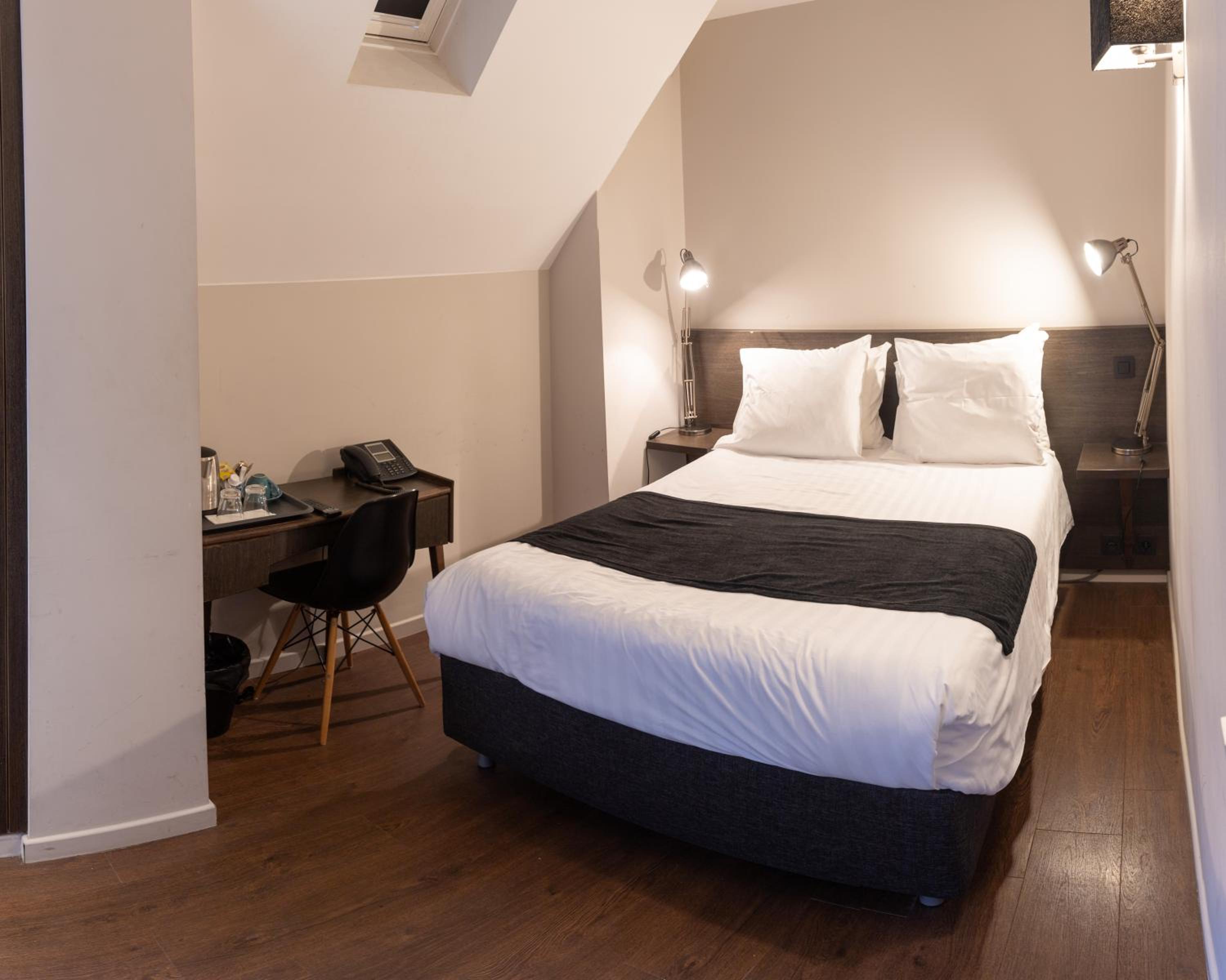 Standard Double Room - Photo 1
