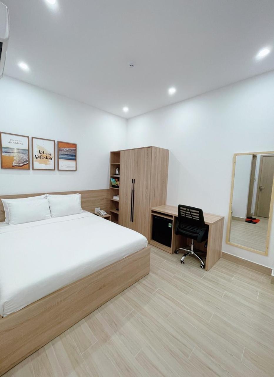 Standard Queen Room