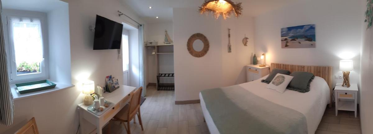 Double Room with Private Bathroom photo 3