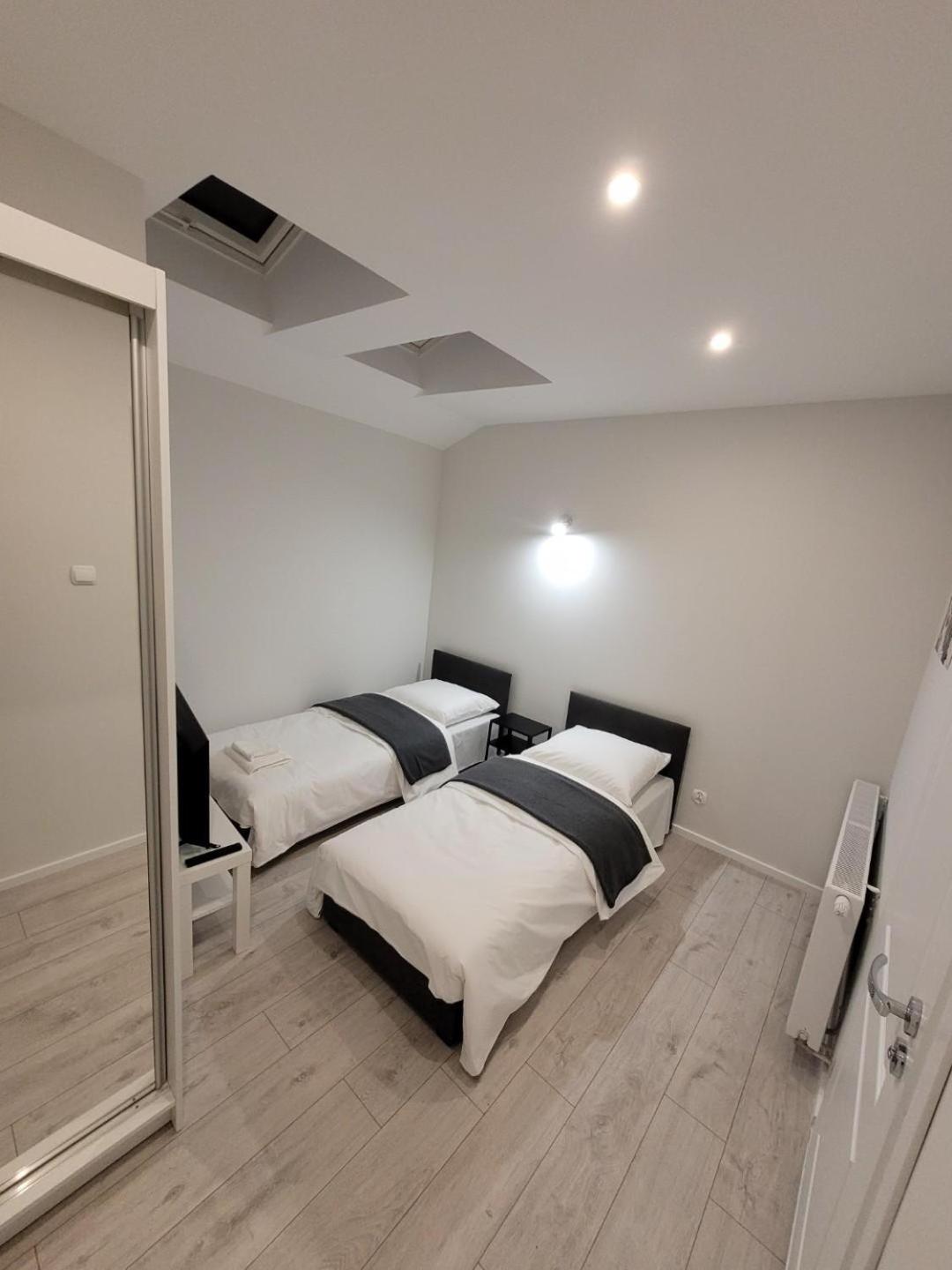 Budget Double Room - Photo 3