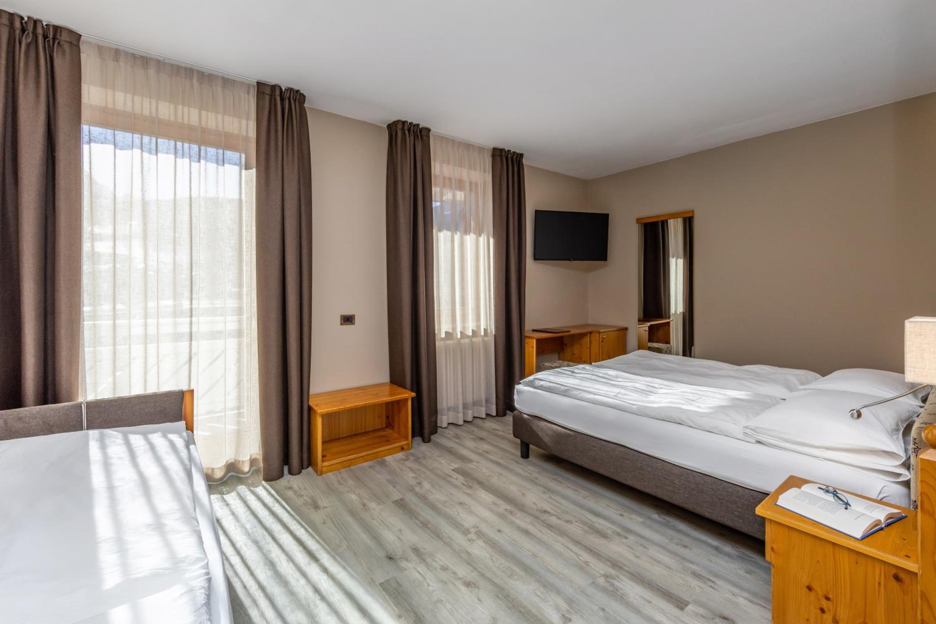 Large Double Or Twin Room