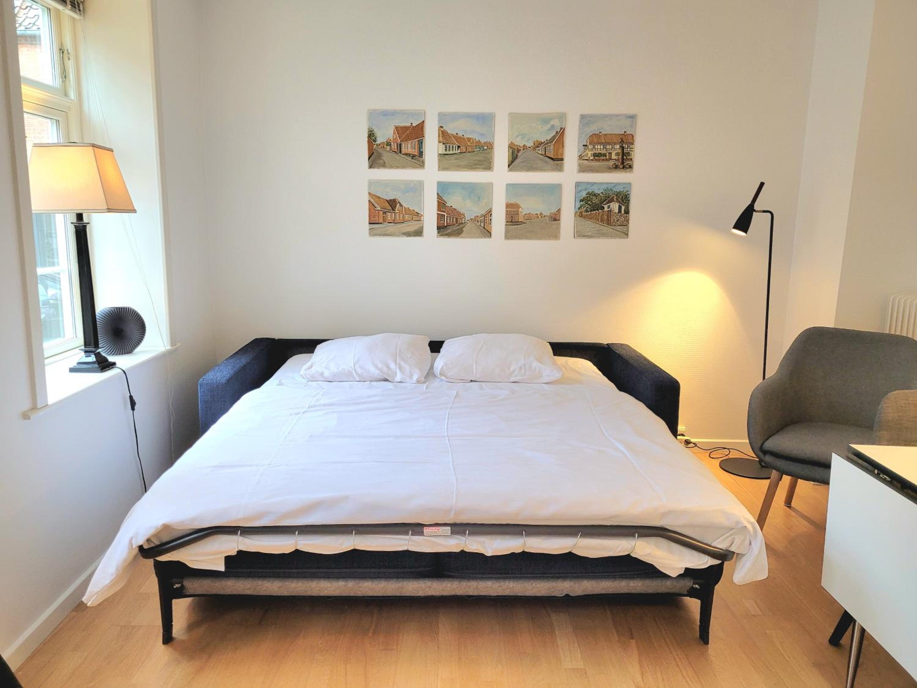 One-Bedroom Apartment - Photo 3