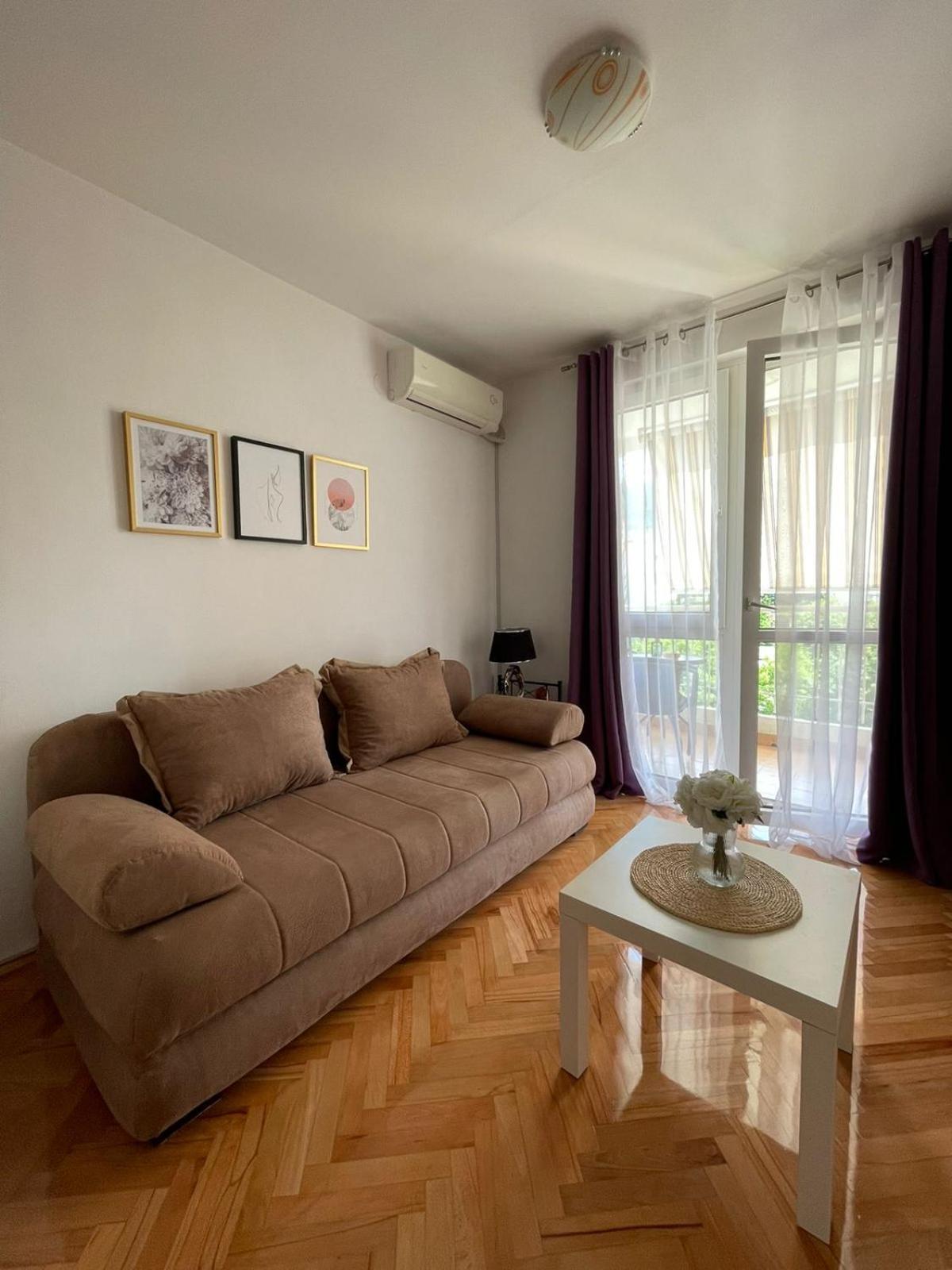 Apartment With Terrace - City View