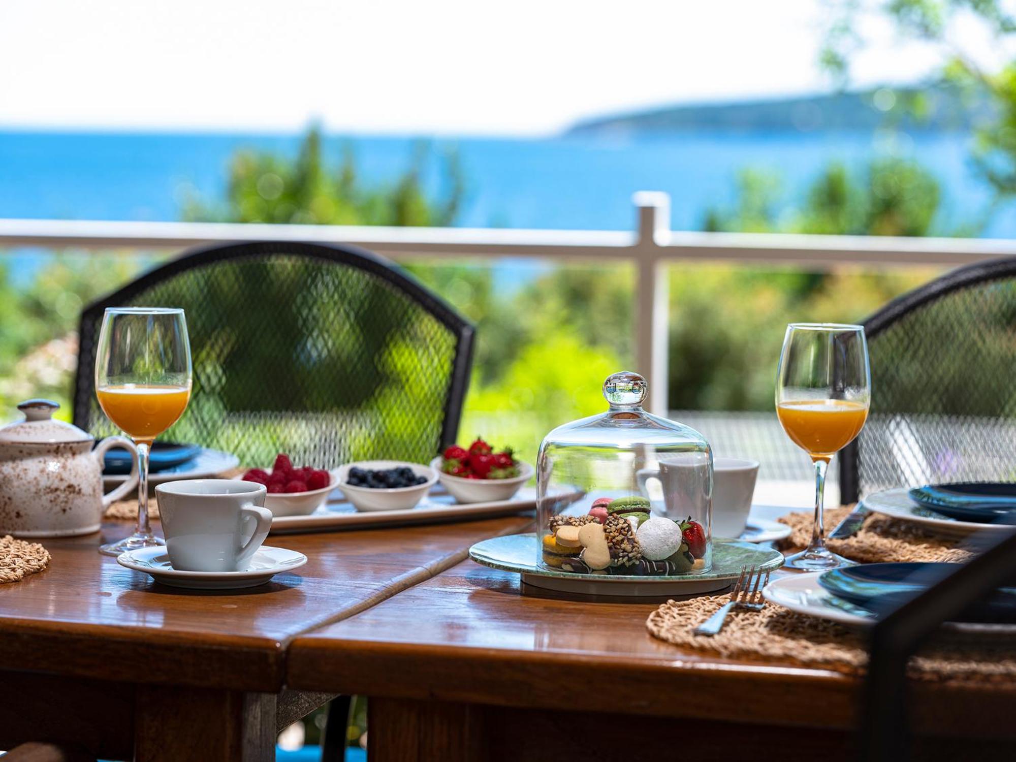 5 Bedroom Villa With Private Pool - Pool View