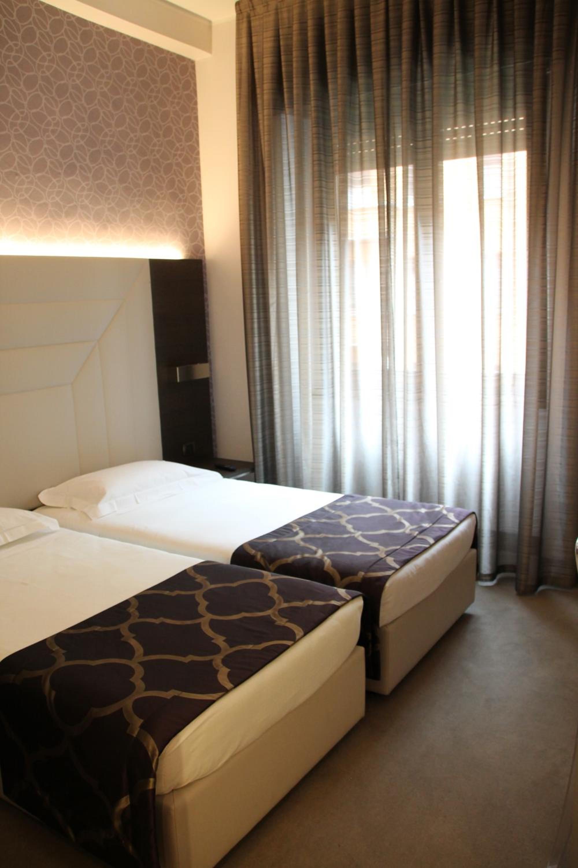Superior Double or Twin Room photo 2