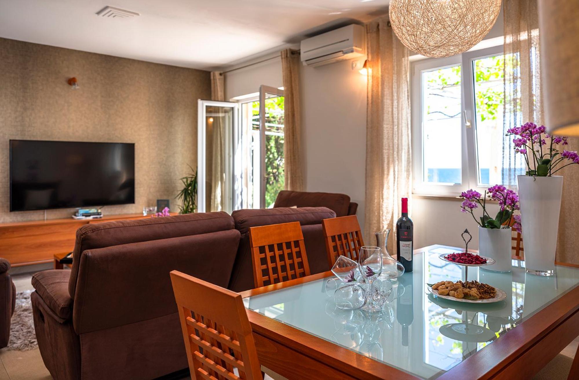 5 Bedroom Villa With Private Pool - Pool View