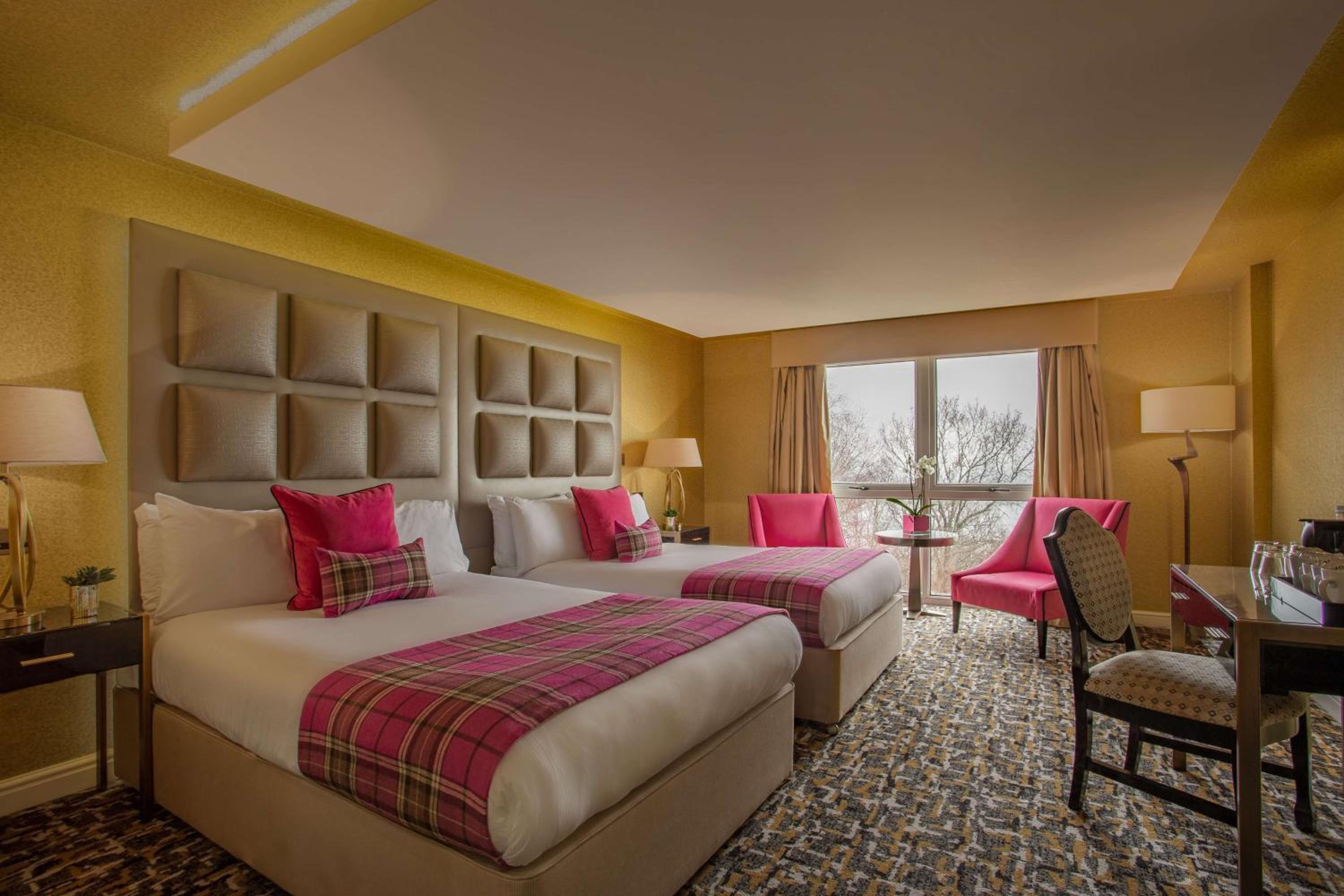 Executive Double Room with Two Double Beds - Photo 1