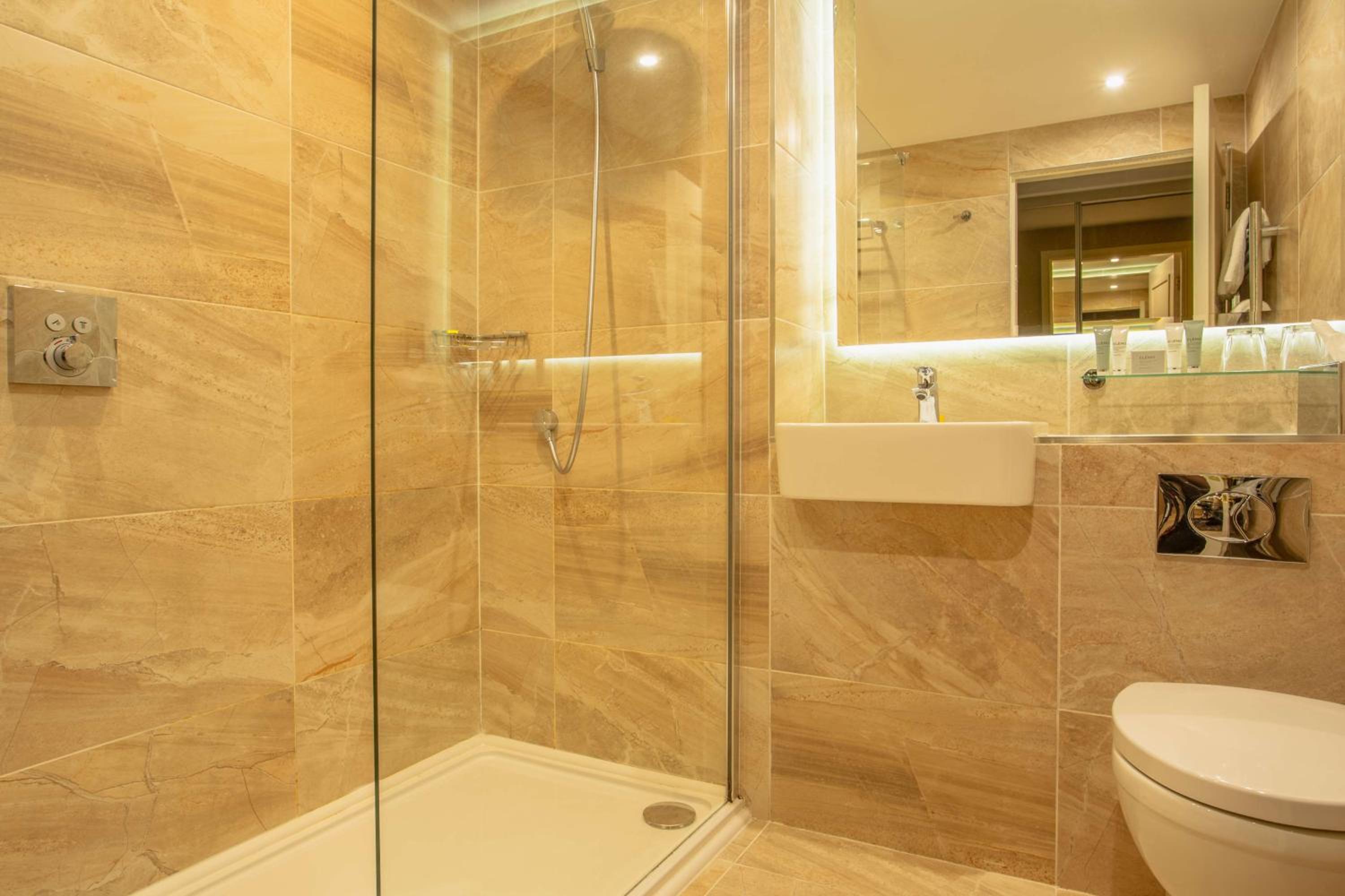 Executive King Room with River View - Photo 4
