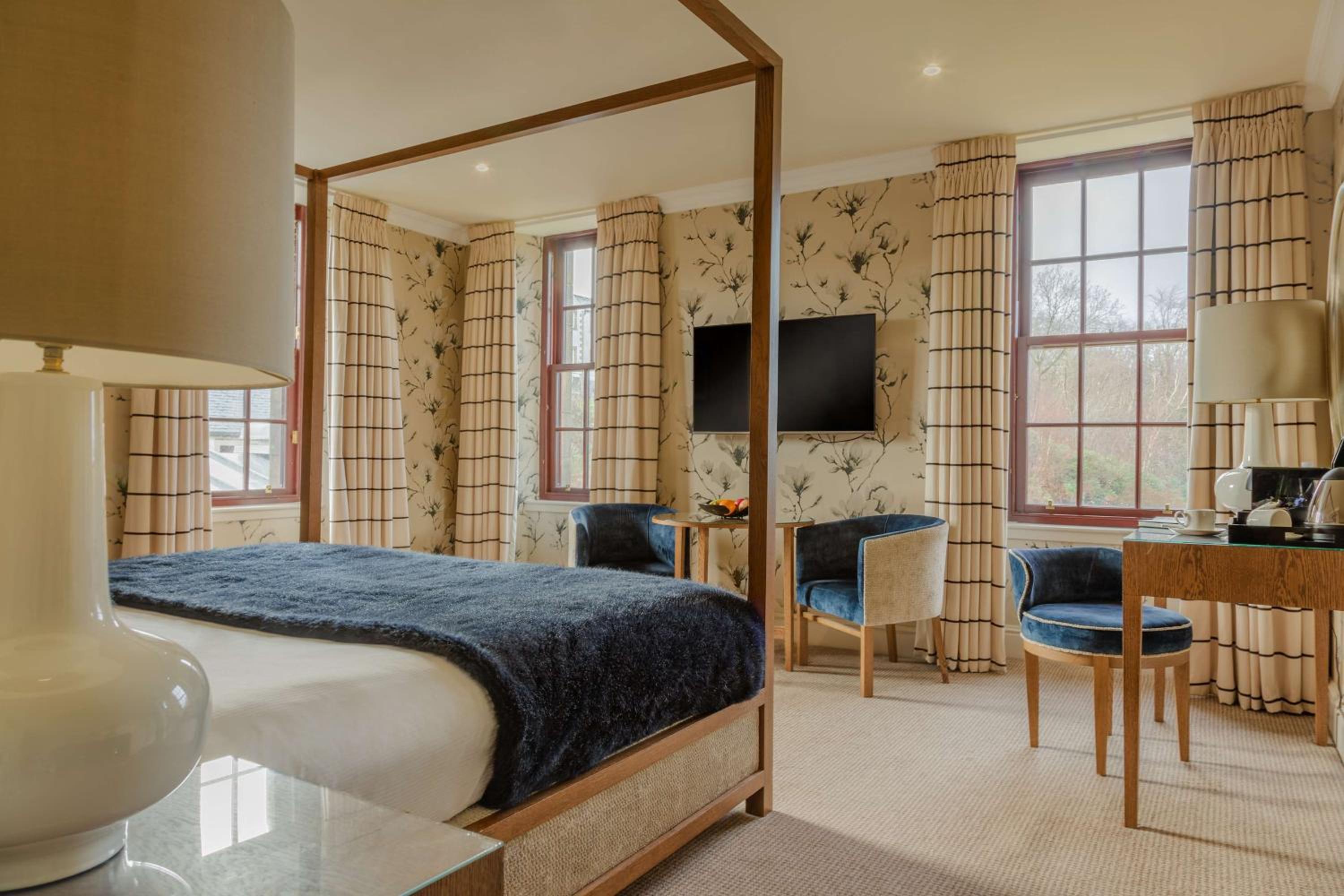 Residence Four Poster  - Photo 2