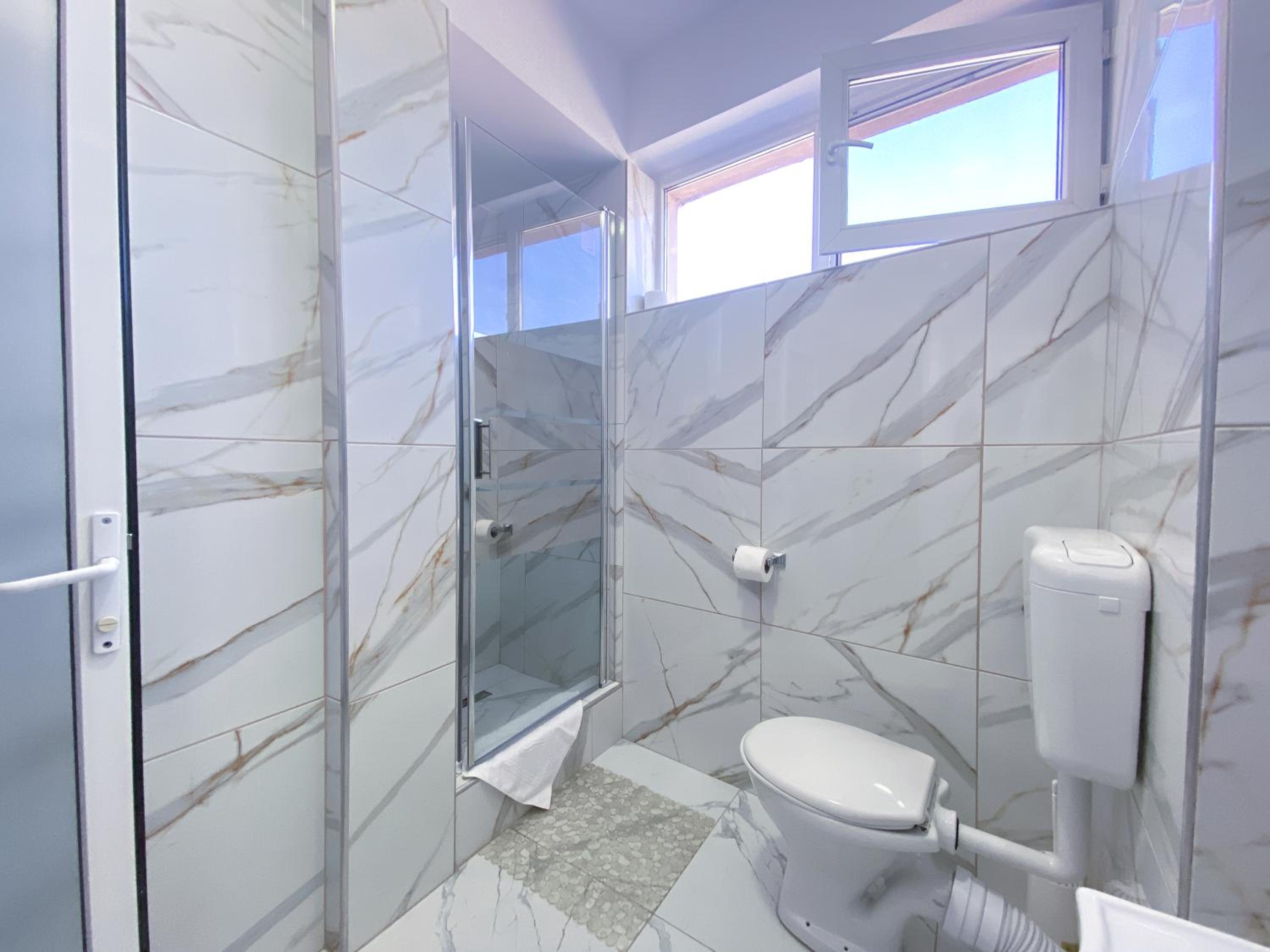 Double Room - Photo 4