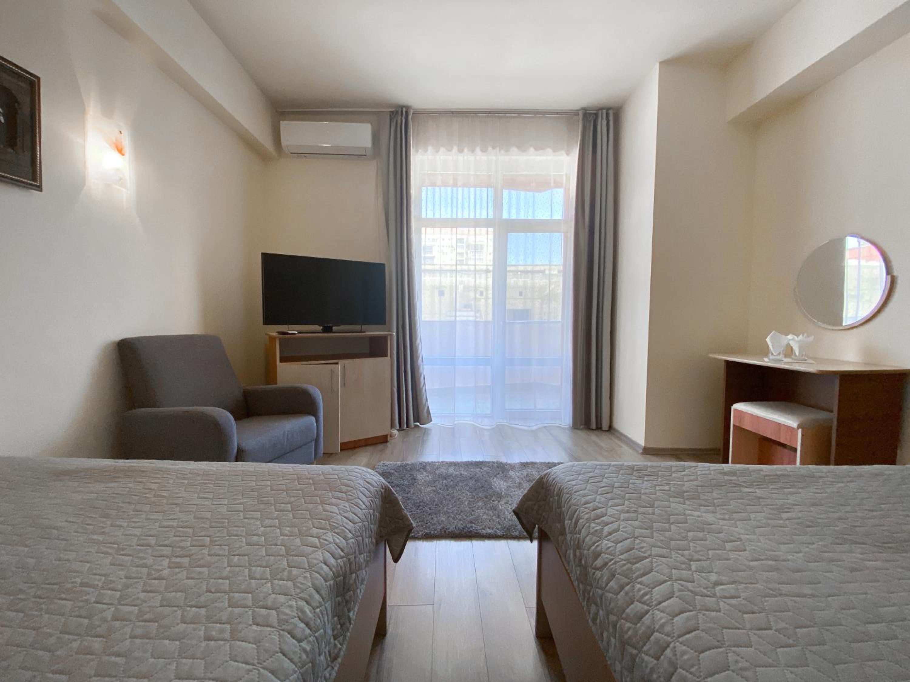 Twin Room - Photo 2
