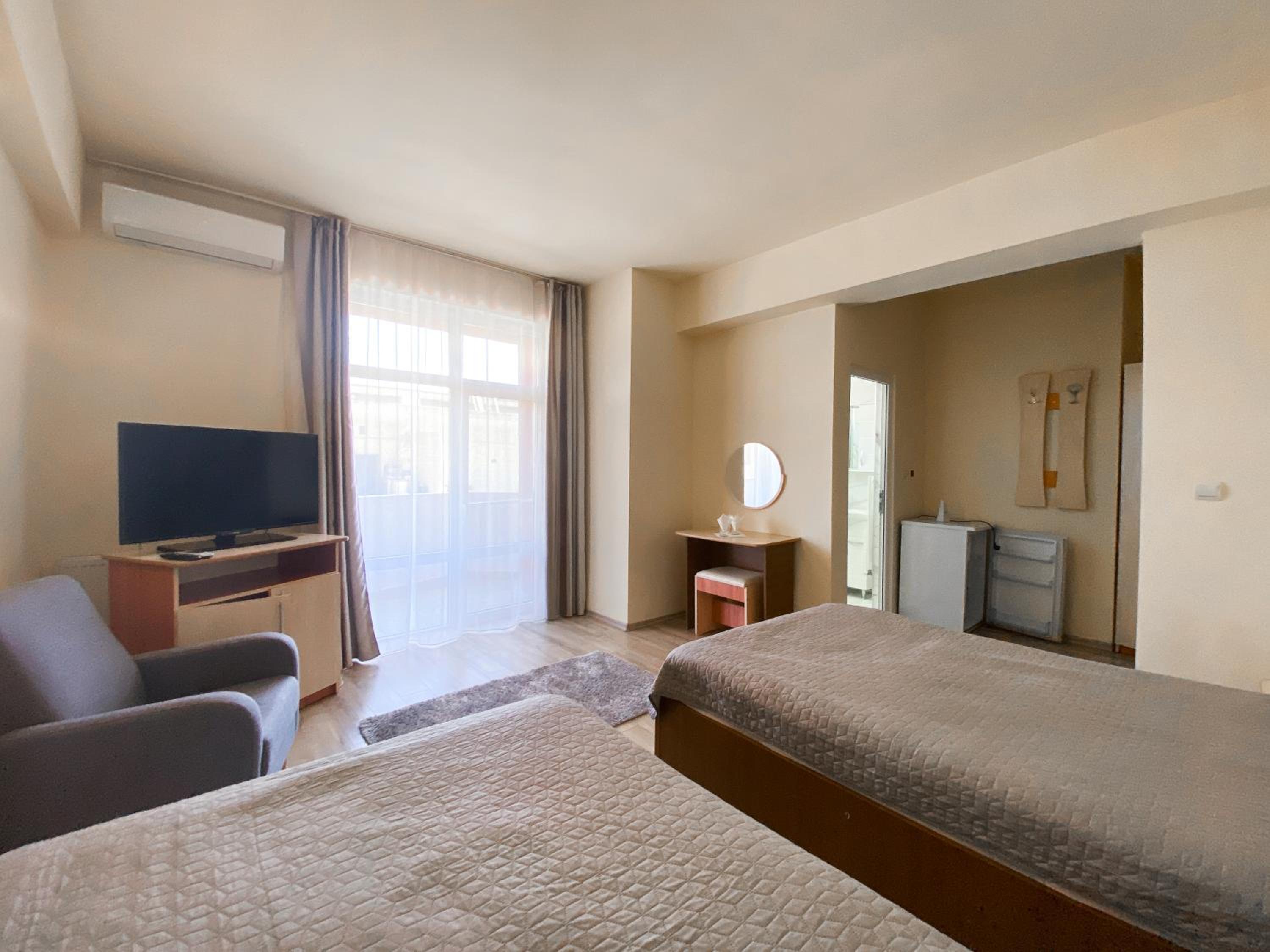 Twin Room - Photo 3