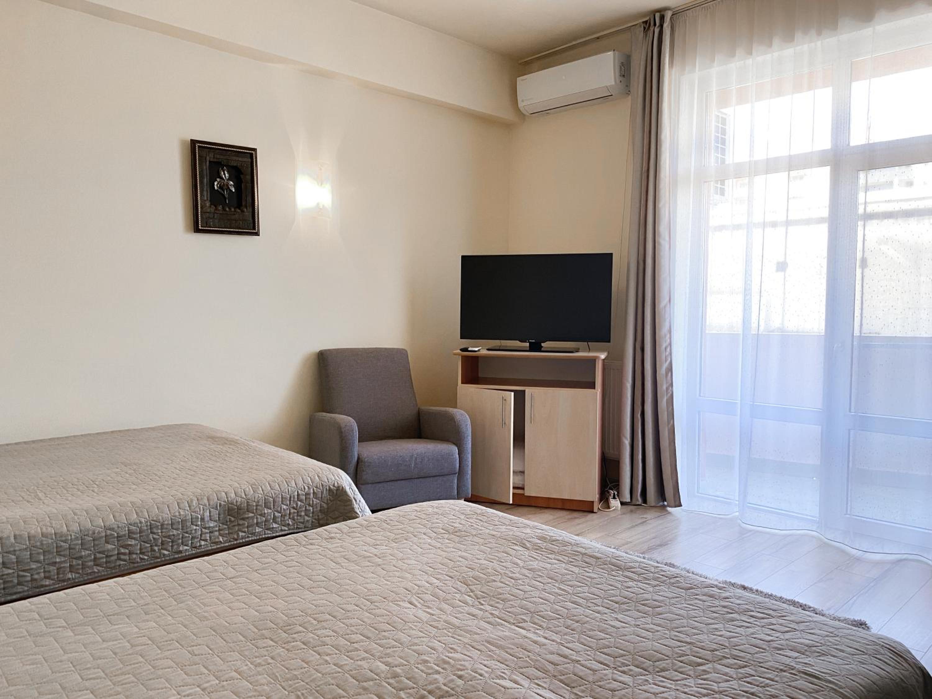 Twin Room - Photo 4